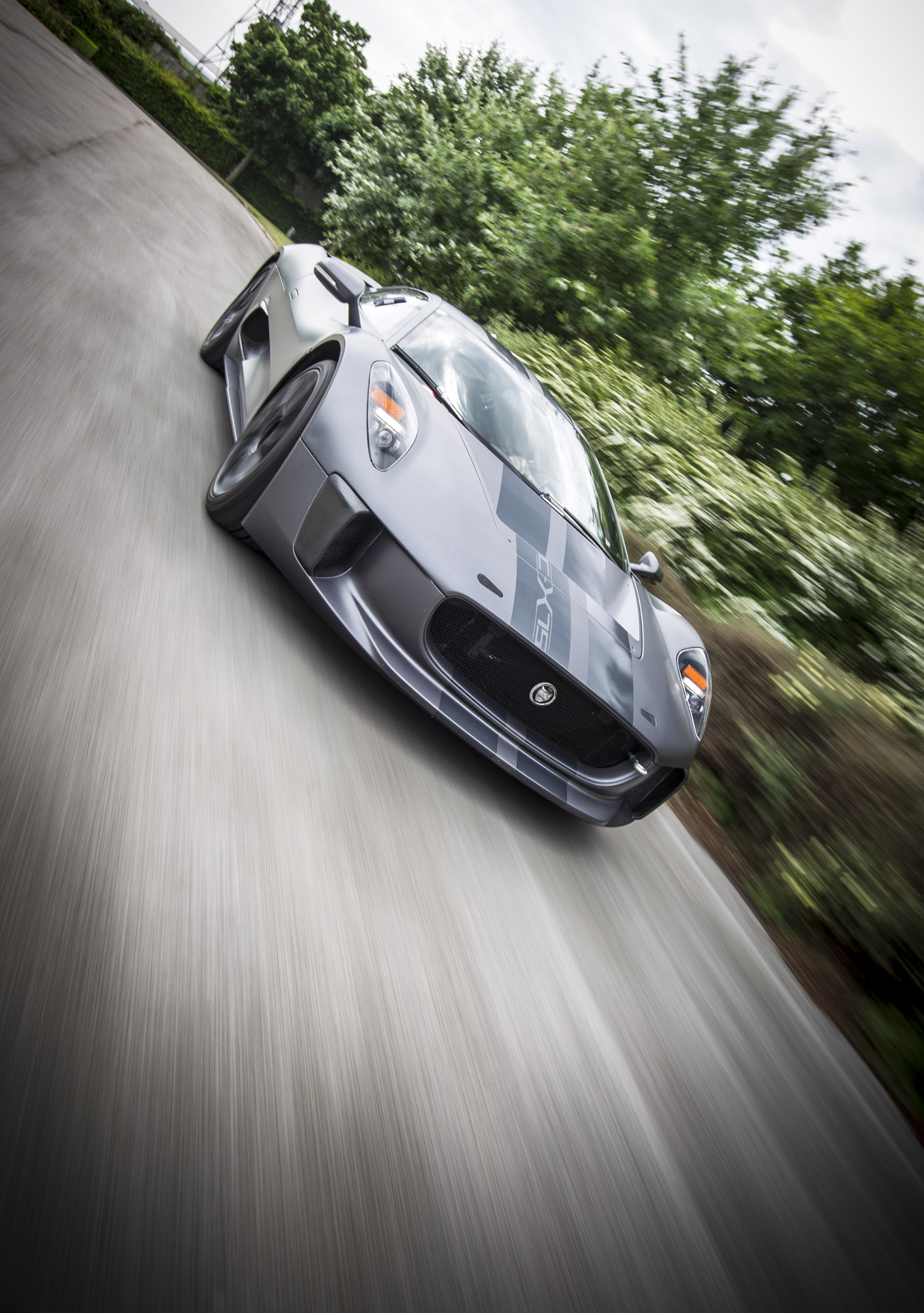 Jaguar C-X75 Concept photo #38