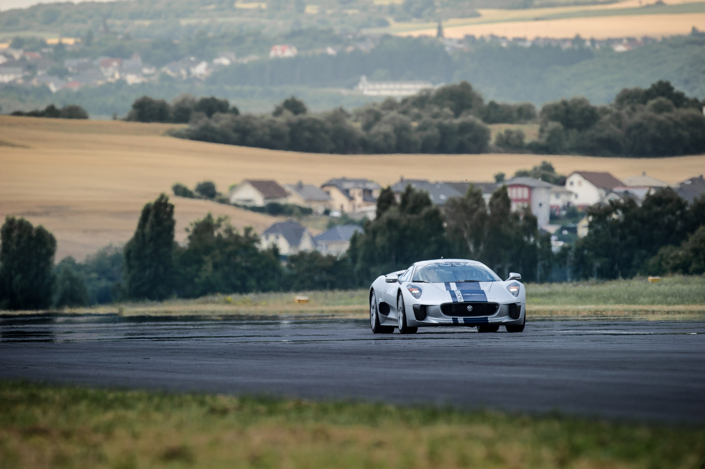 Jaguar C-X75 Concept photo #44