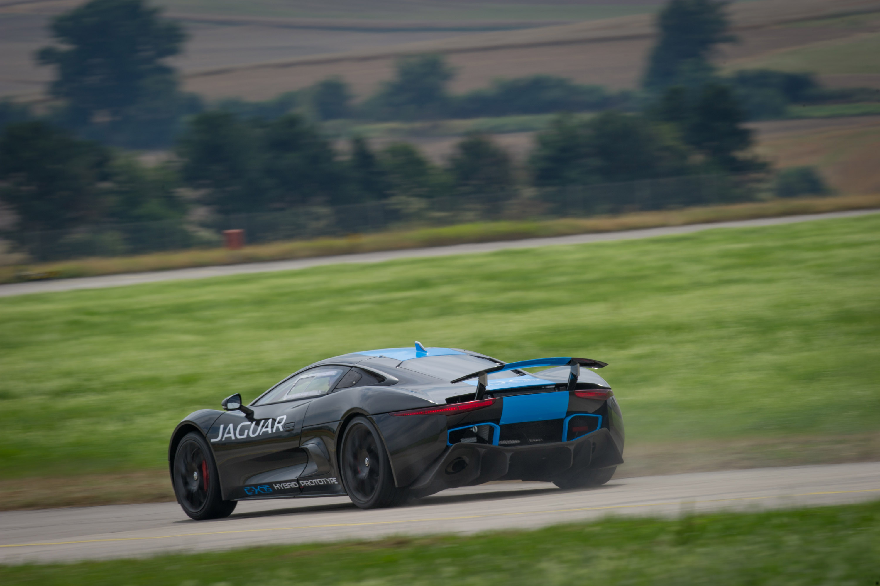 Jaguar C-X75 Concept photo #48