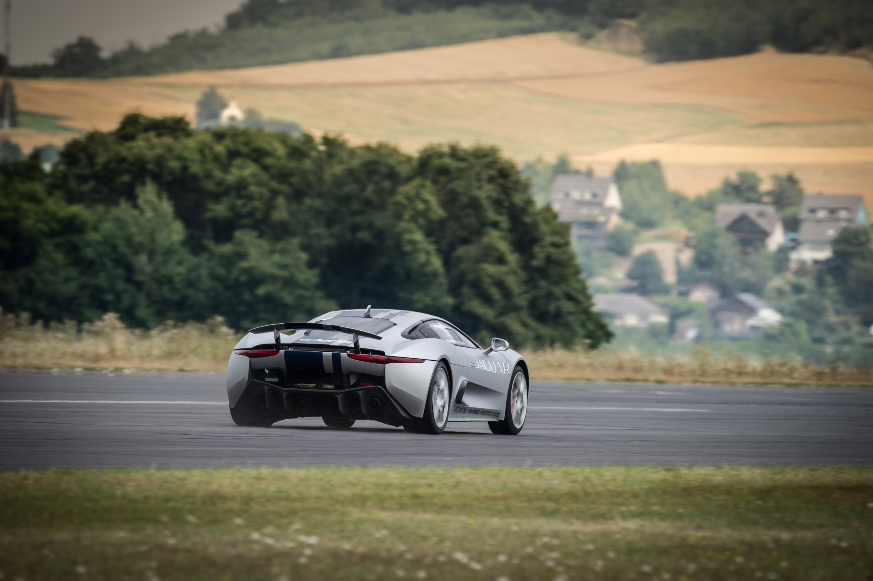 Jaguar C-X75 Concept photo #49