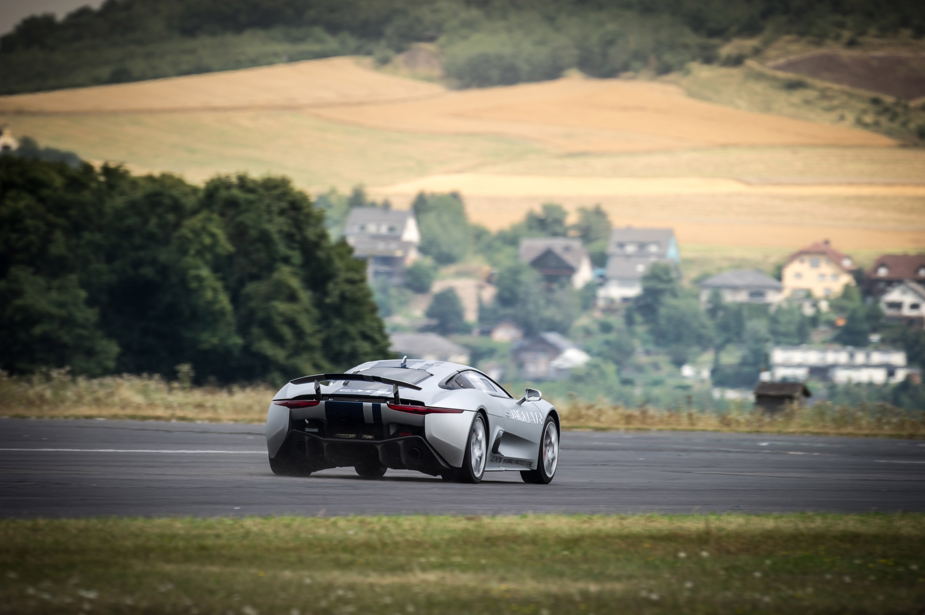 Jaguar C-X75 Concept photo #50