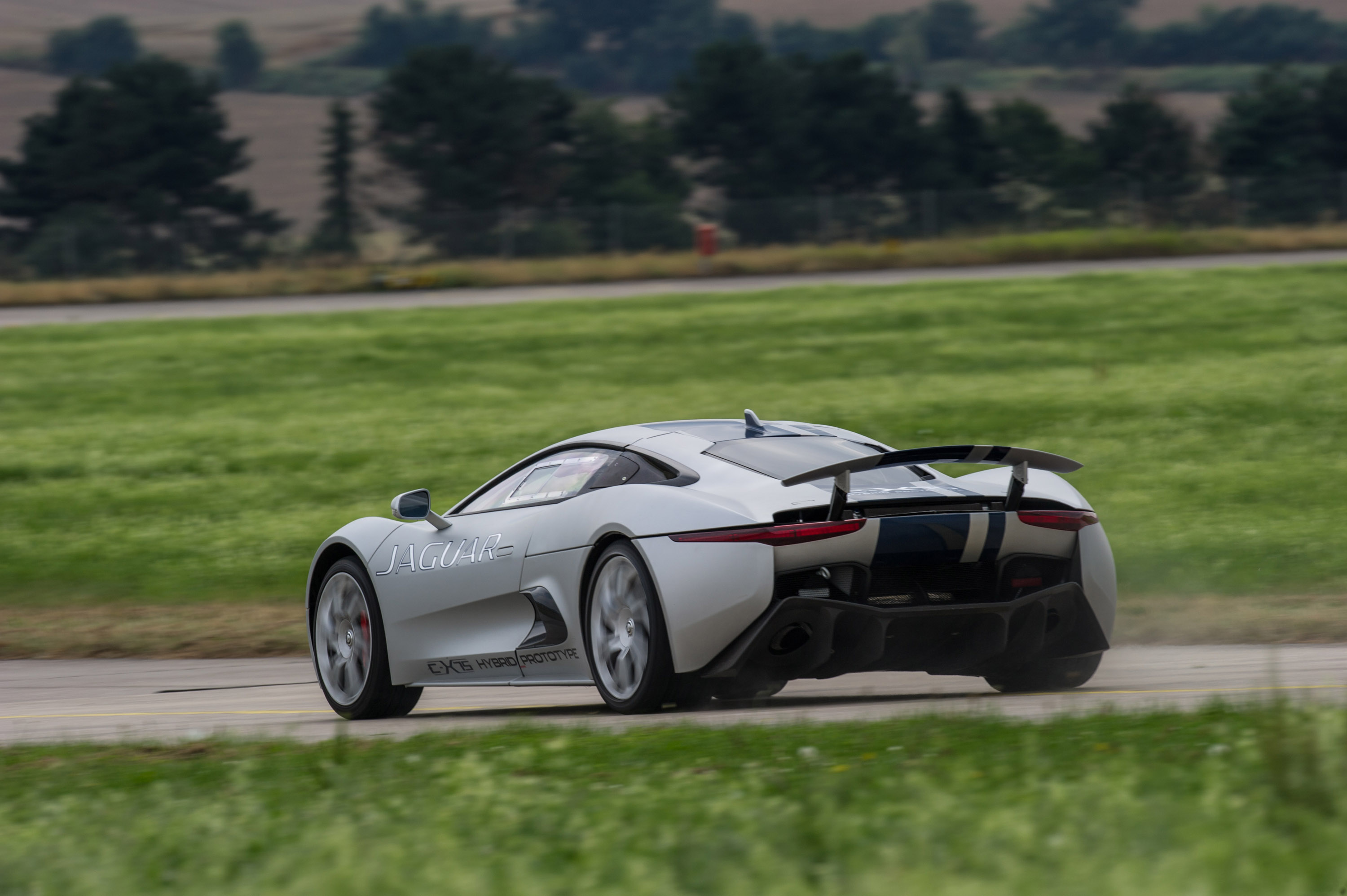 Jaguar C-X75 Concept photo #51