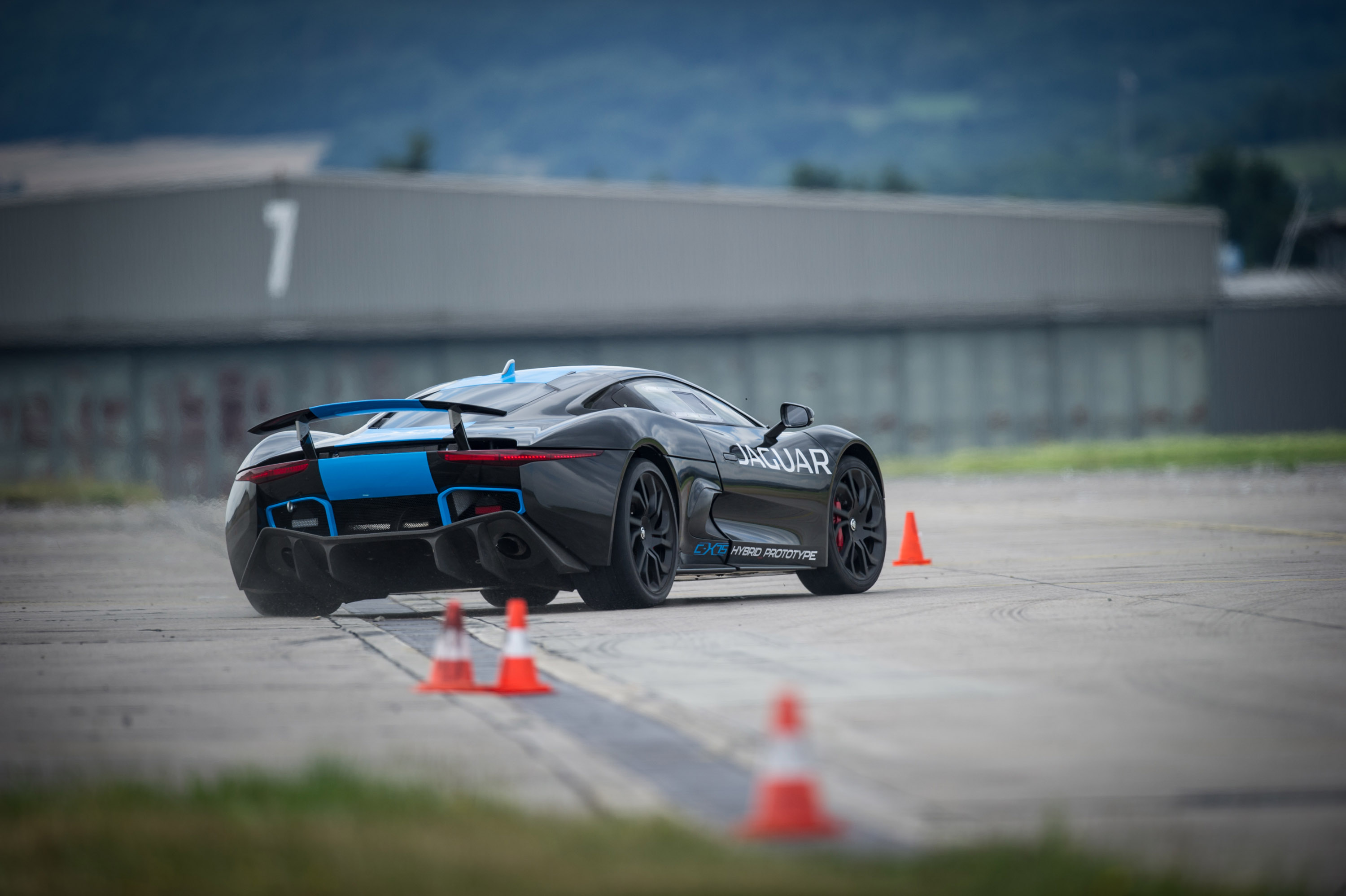 Jaguar C-X75 Concept photo #52