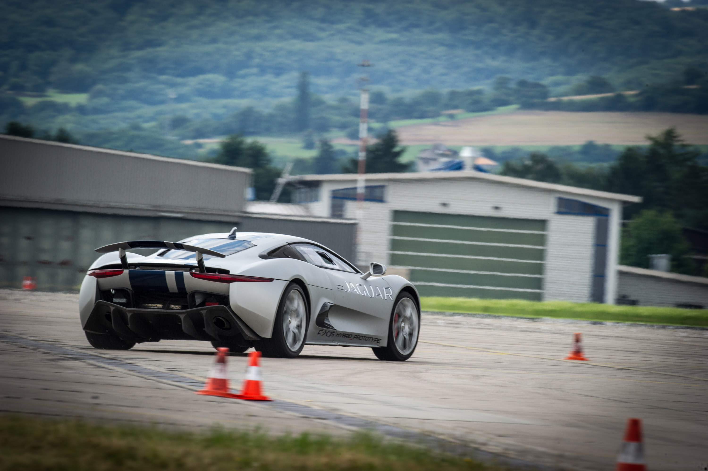 Jaguar C-X75 Concept photo #53