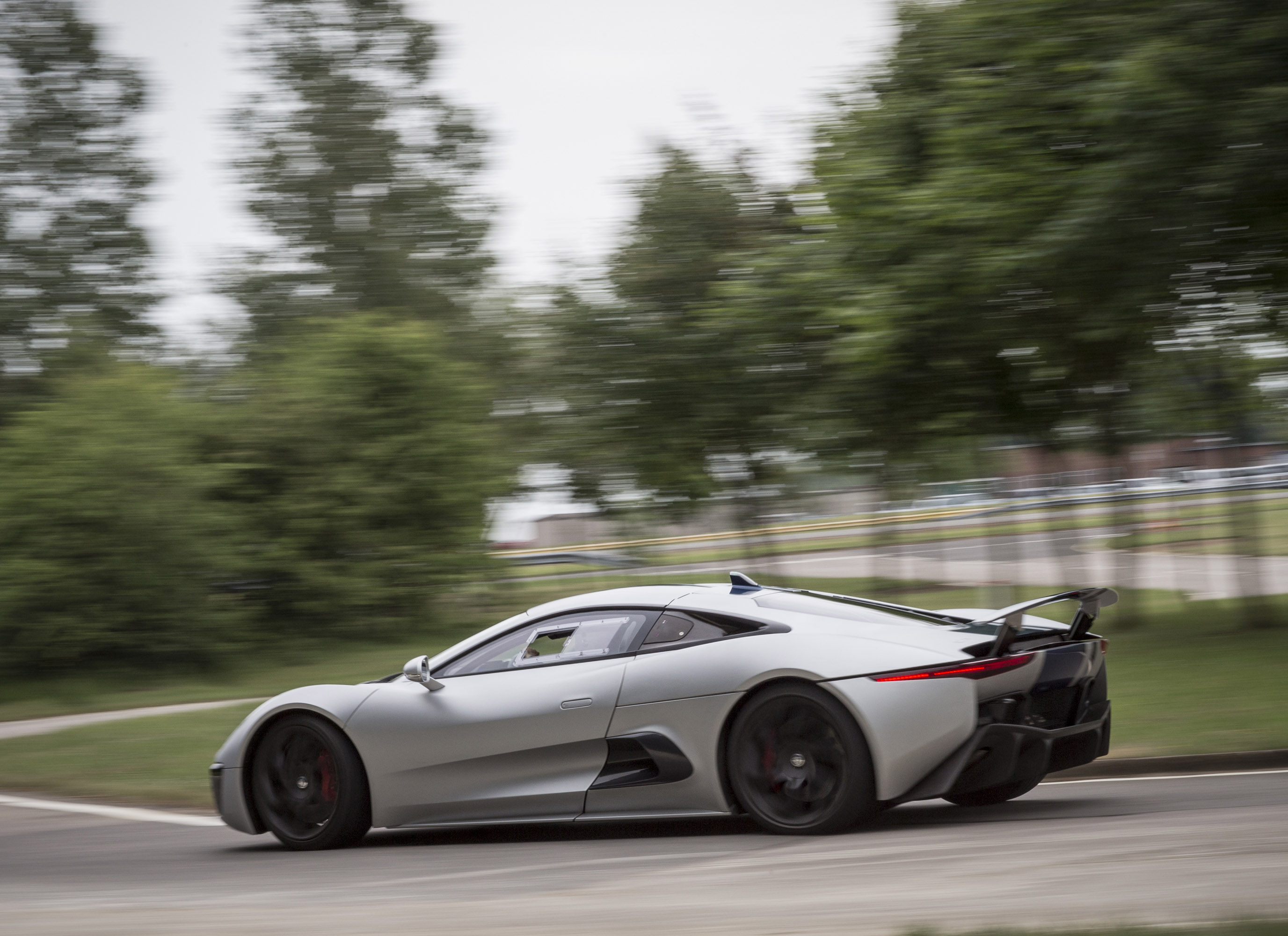 Jaguar C-X75 Concept photo #71