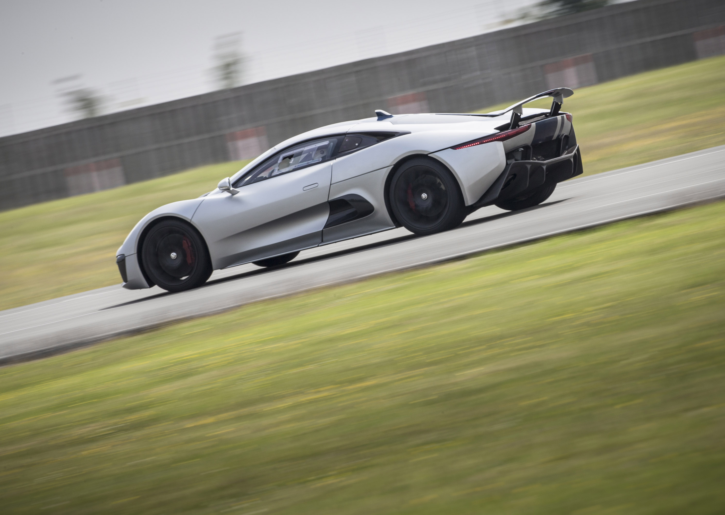 Jaguar C-X75 Concept photo #75