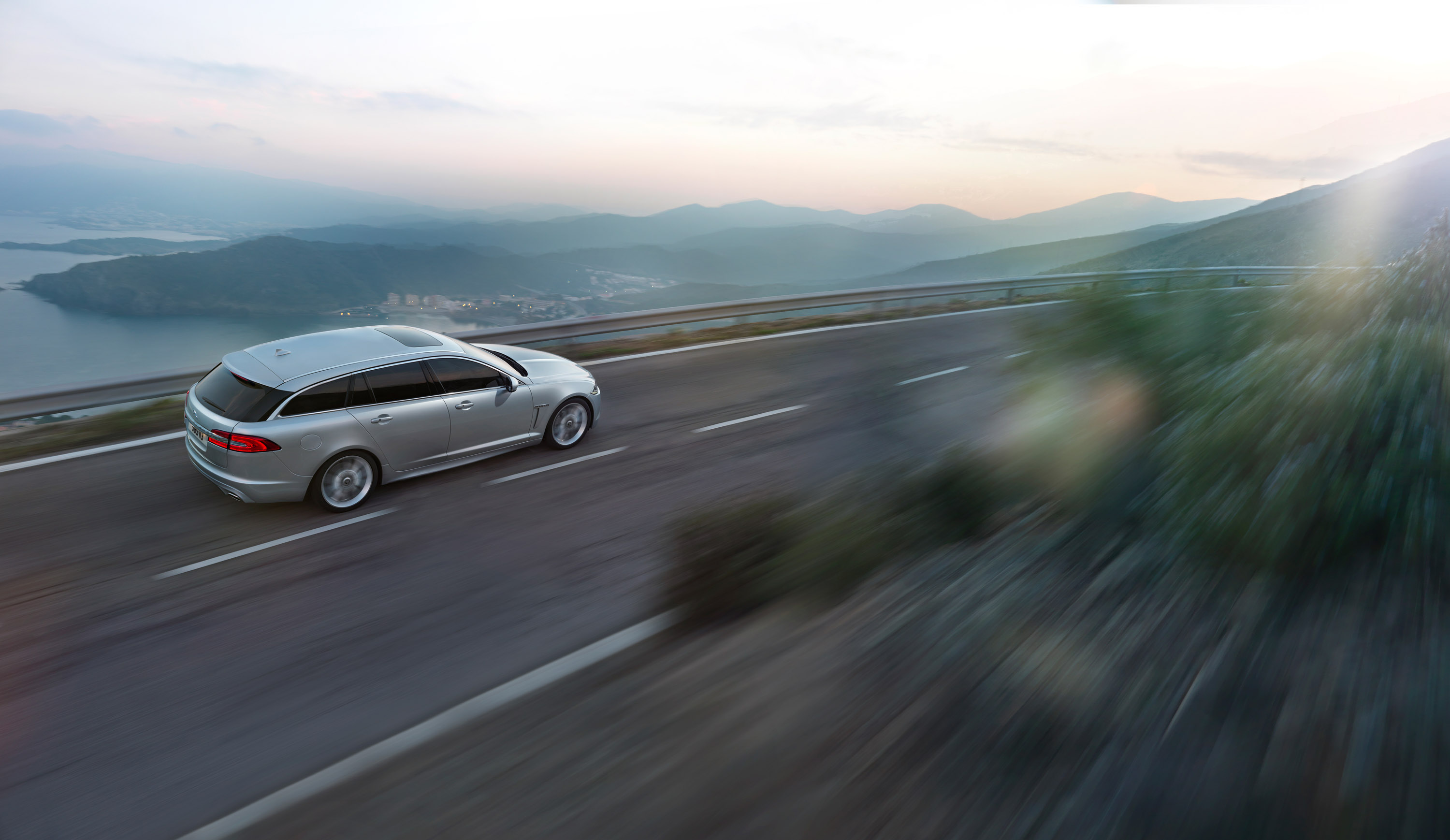 Jaguar XF Sportbrake photo #17
