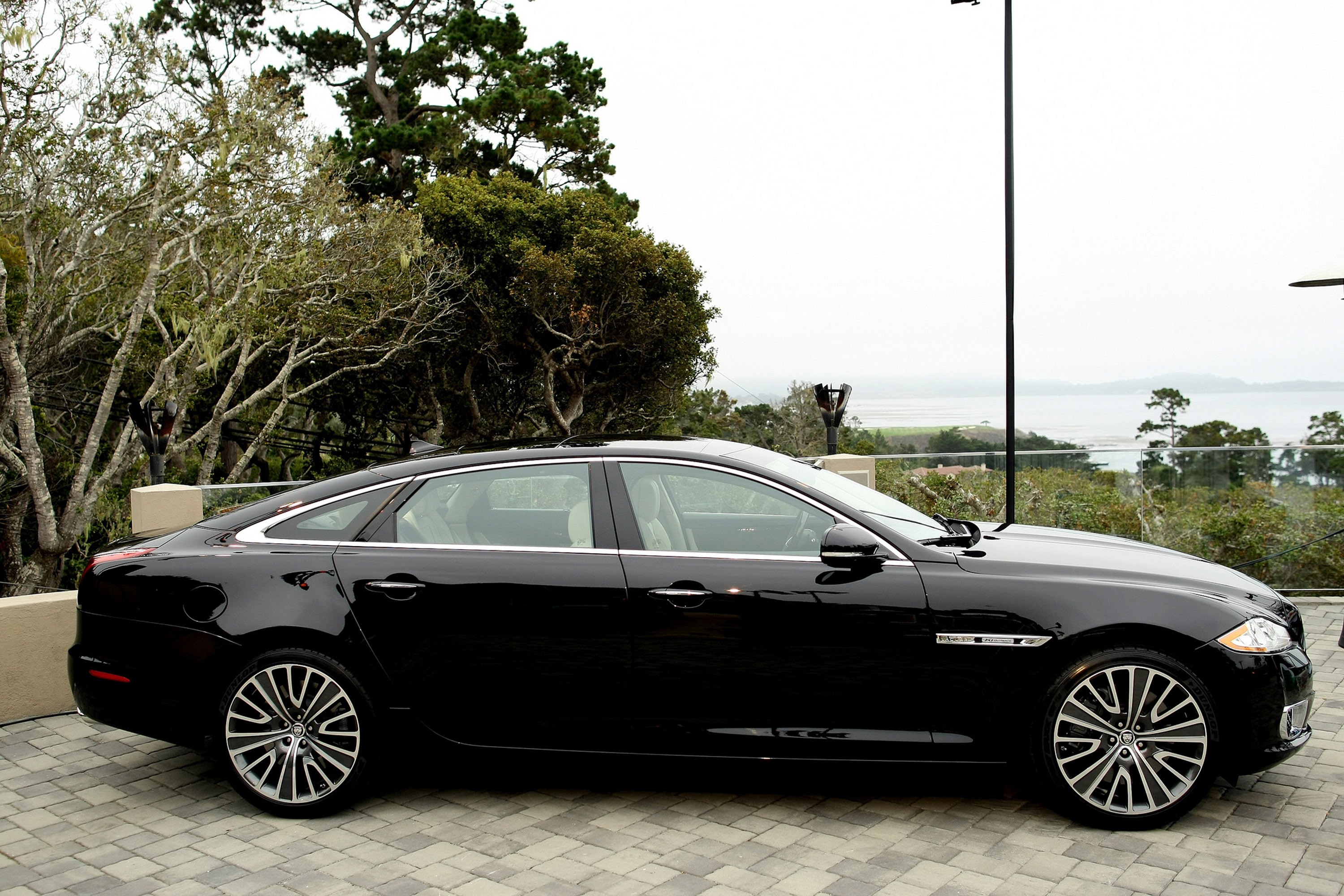 Jaguar XJ Ultimate photo #16