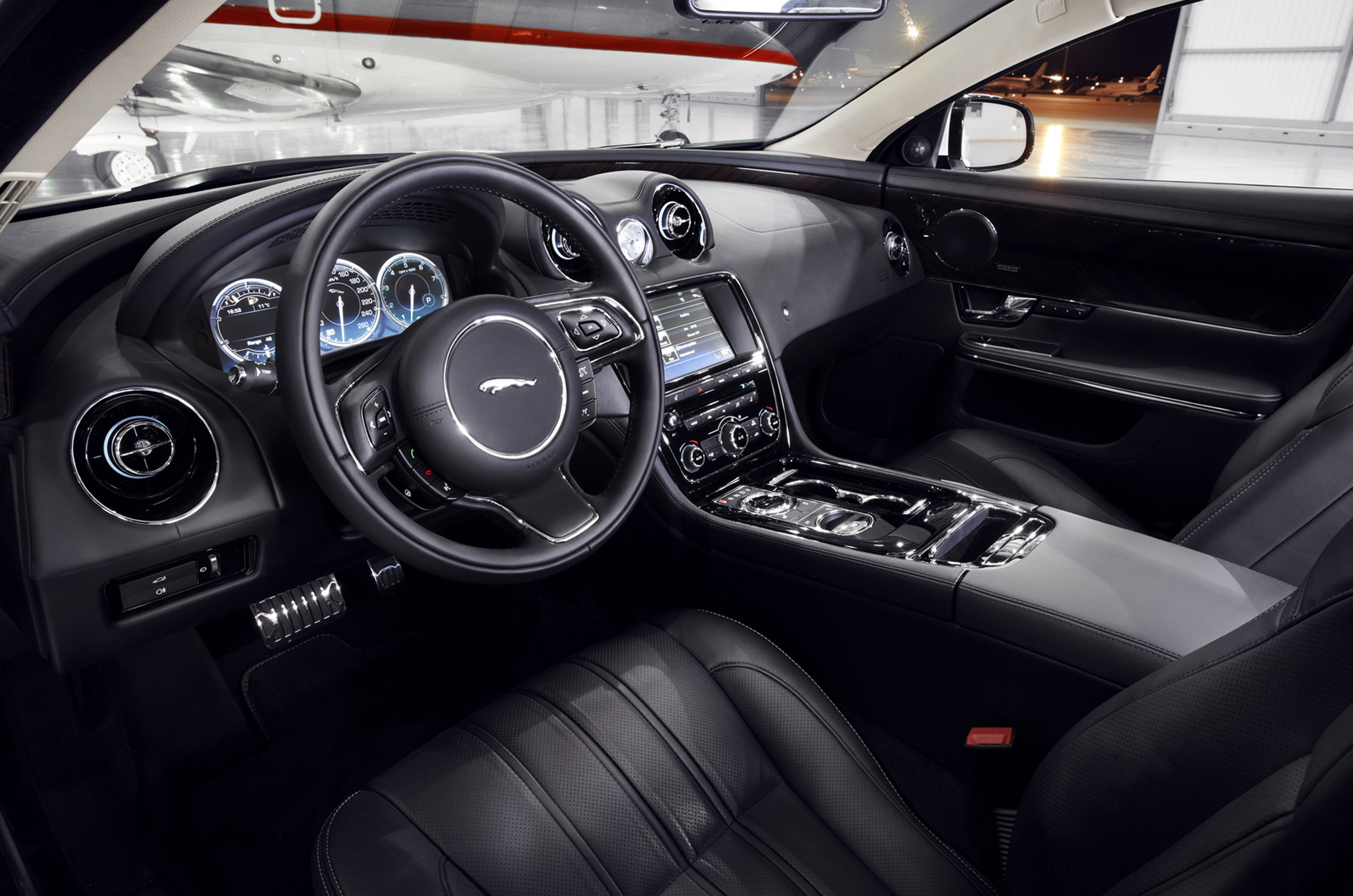 Jaguar XJ Ultimate photo #23