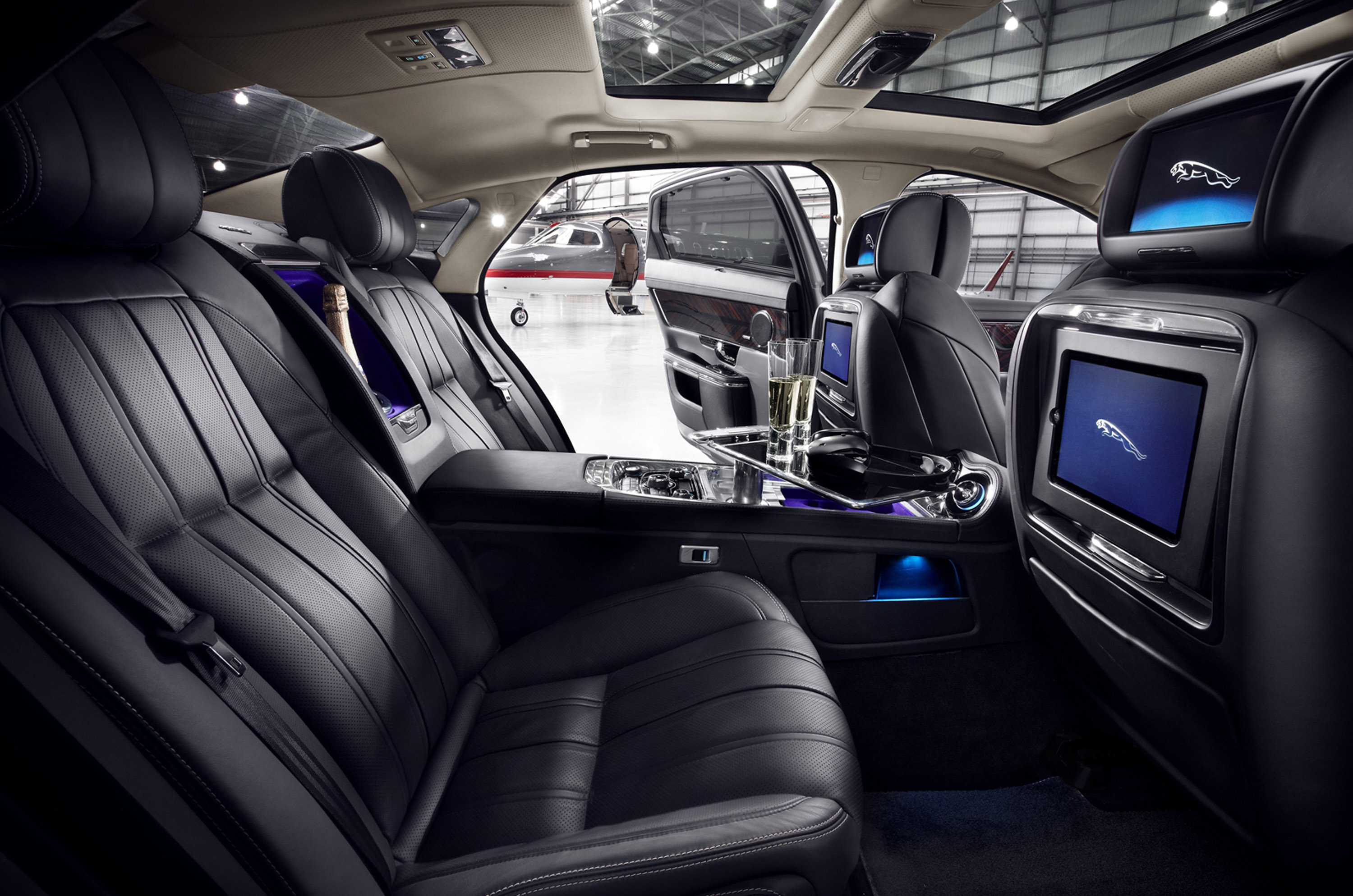 Jaguar XJ Ultimate photo #26