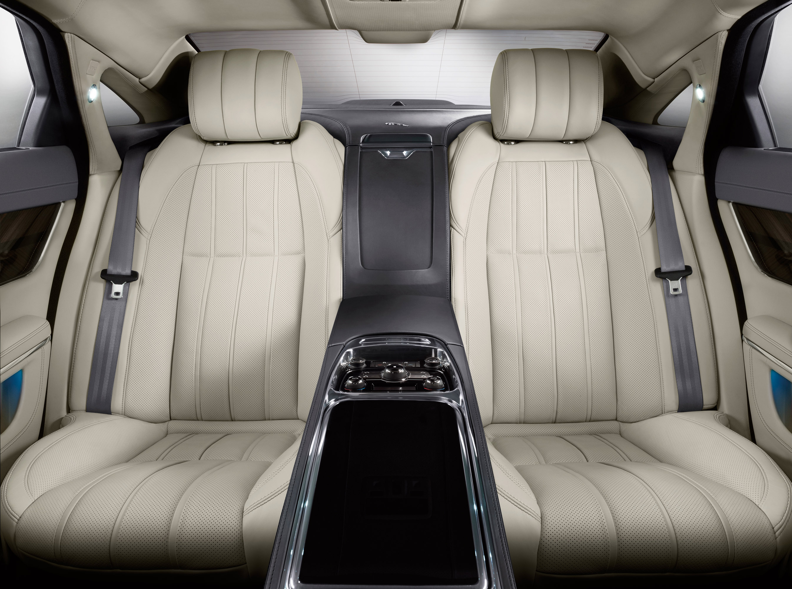 Jaguar XJ Ultimate photo #29