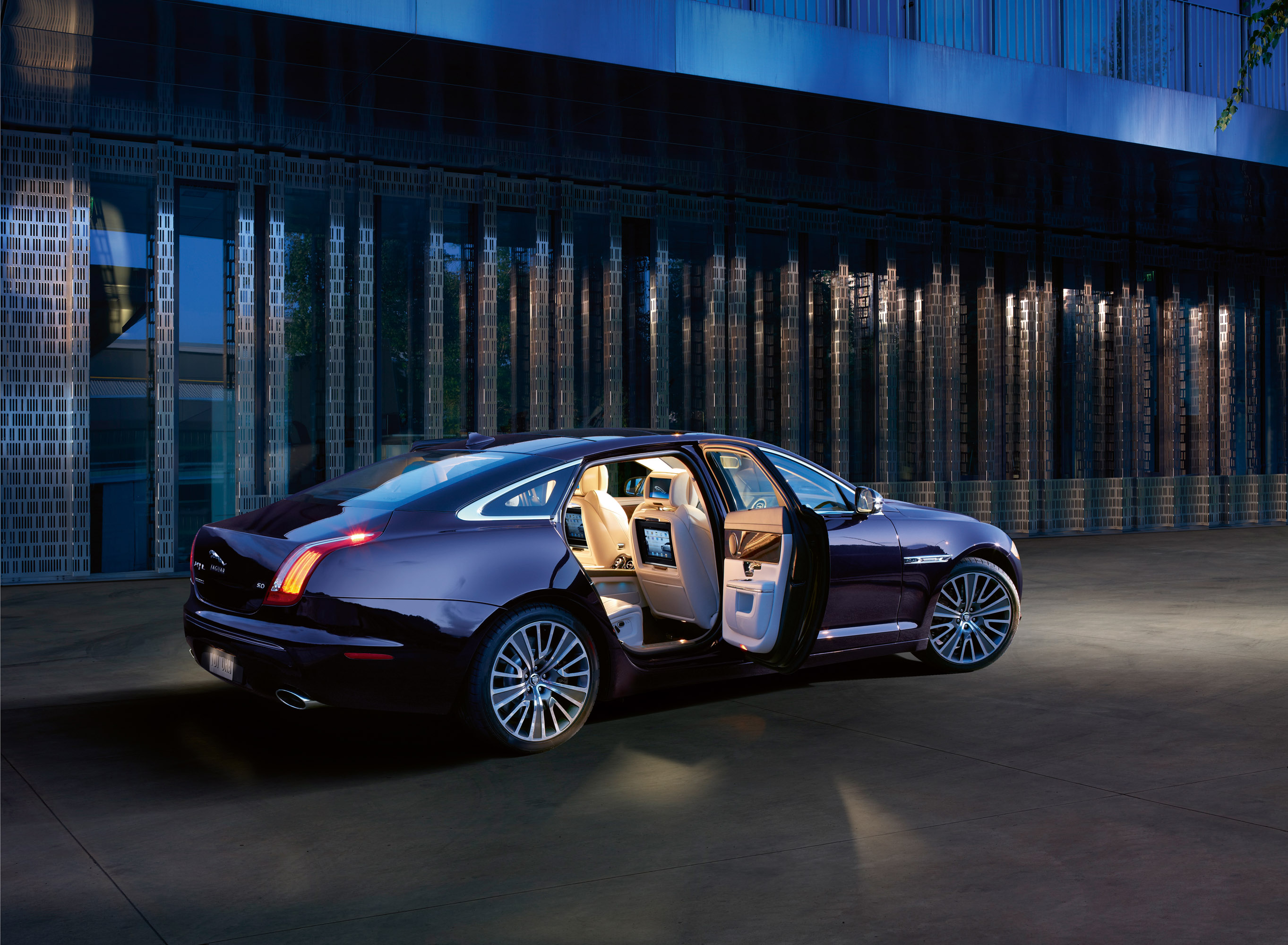 Jaguar XJ Ultimate photo #38