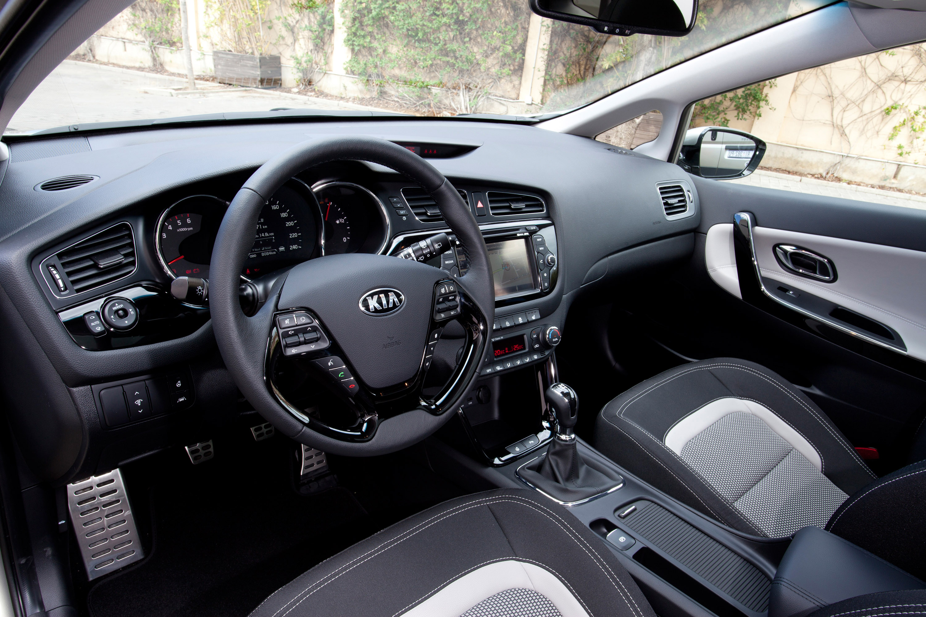 Kia Ceed SW photo #78