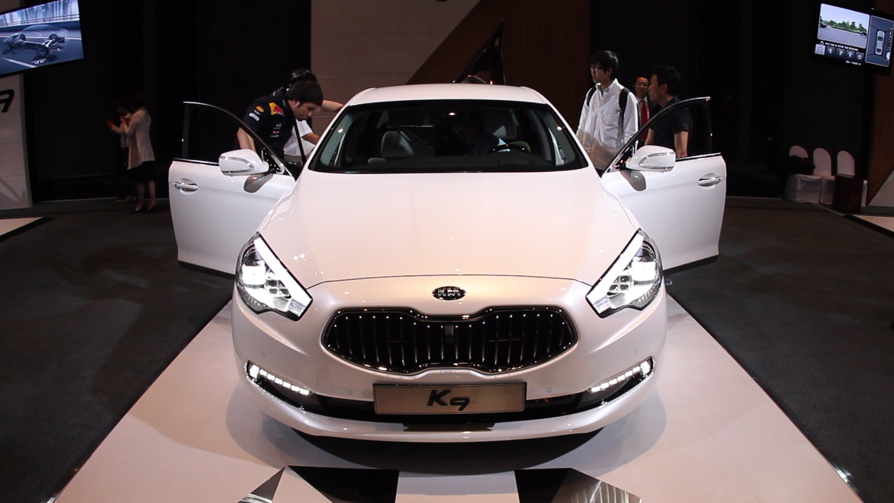Kia K9/Quoris photo #57