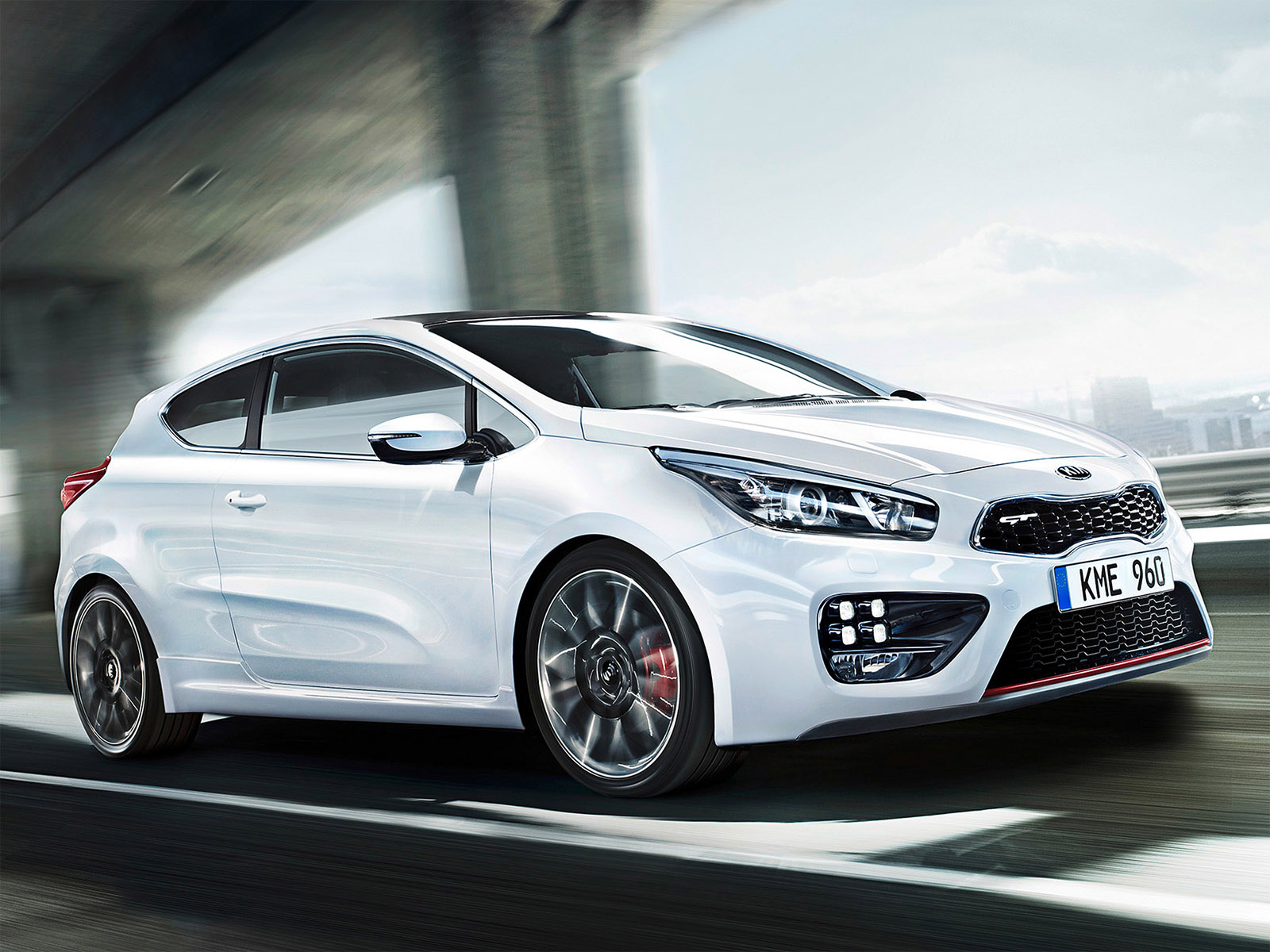 Kia Pro-Ceed GT photo #2