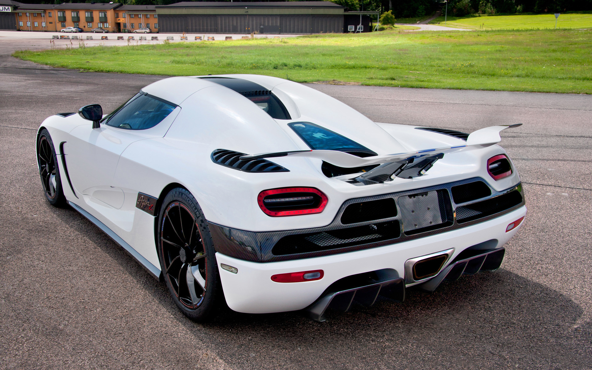 Koenigsegg Agera R photo #16