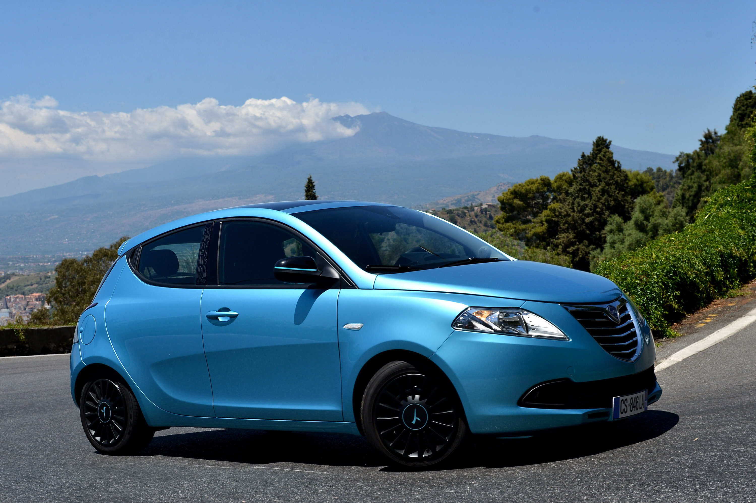 2013 Lancia Ypsilon Elefantino HD Pictures
