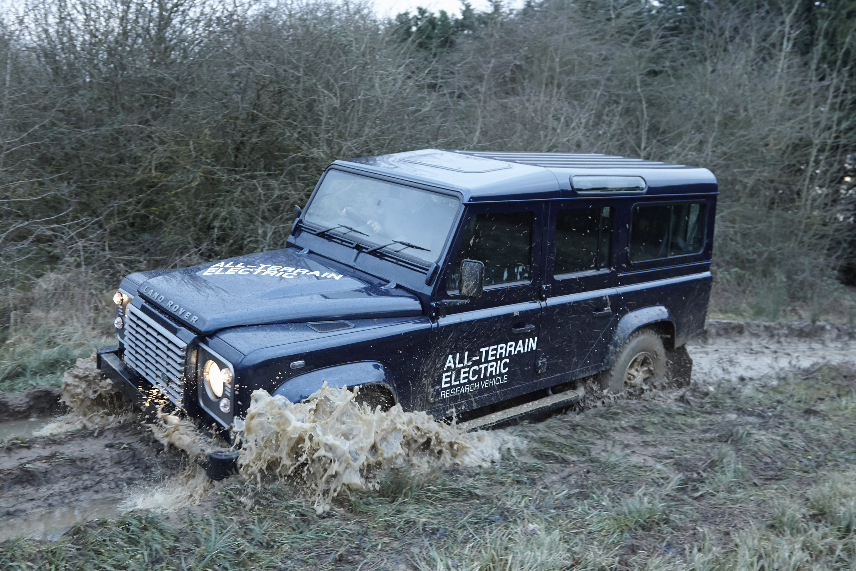 Land Rover Defender Electric Concept photo #5