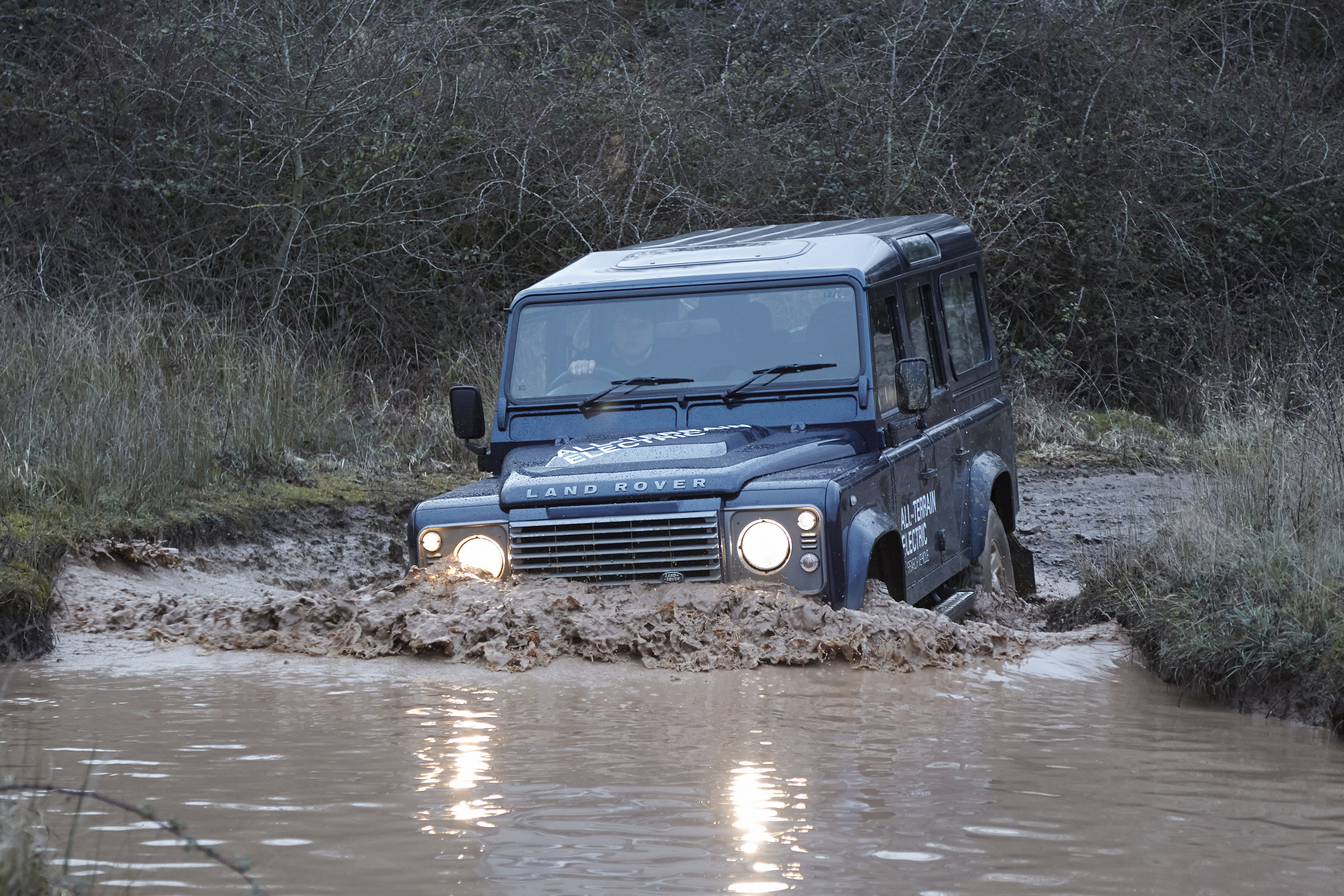 Land Rover Defender Electric Concept photo #6