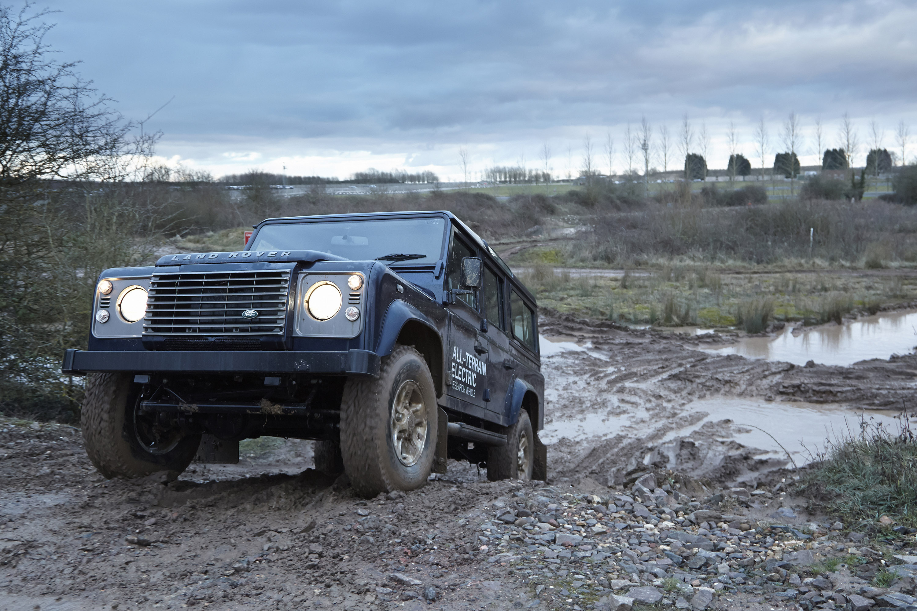 Land Rover Defender Electric Concept photo #9