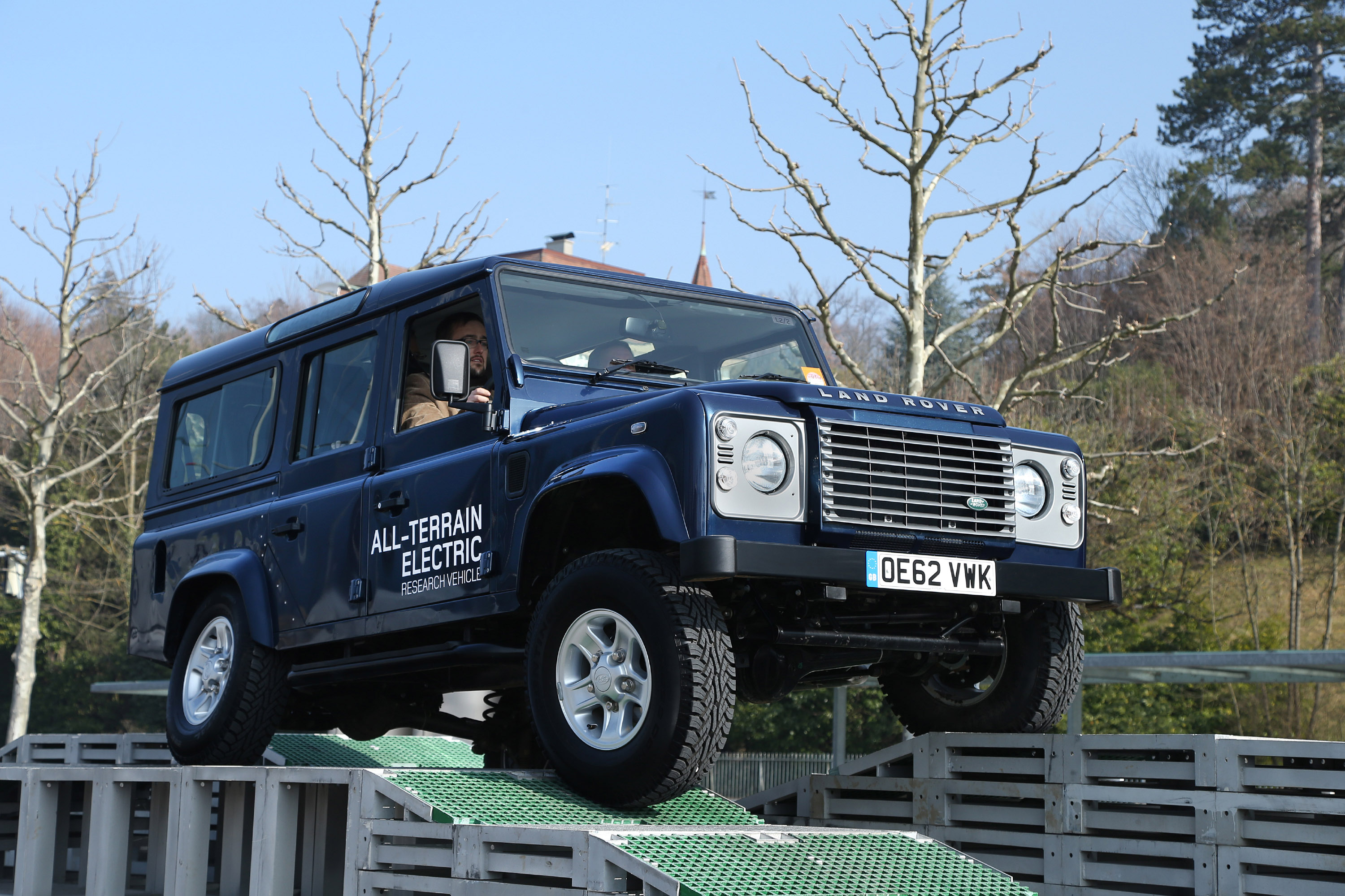 Land Rover Defender Electric Concept photo #10