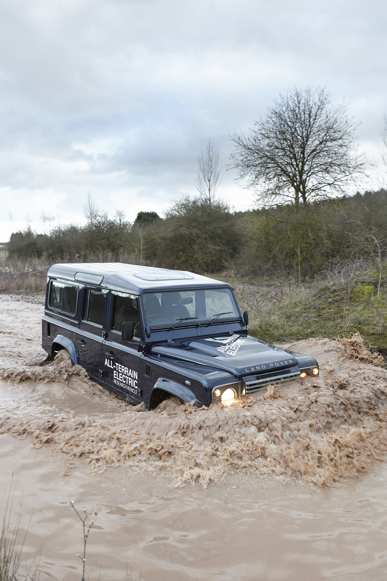 Land Rover Defender Electric Concept photo #15