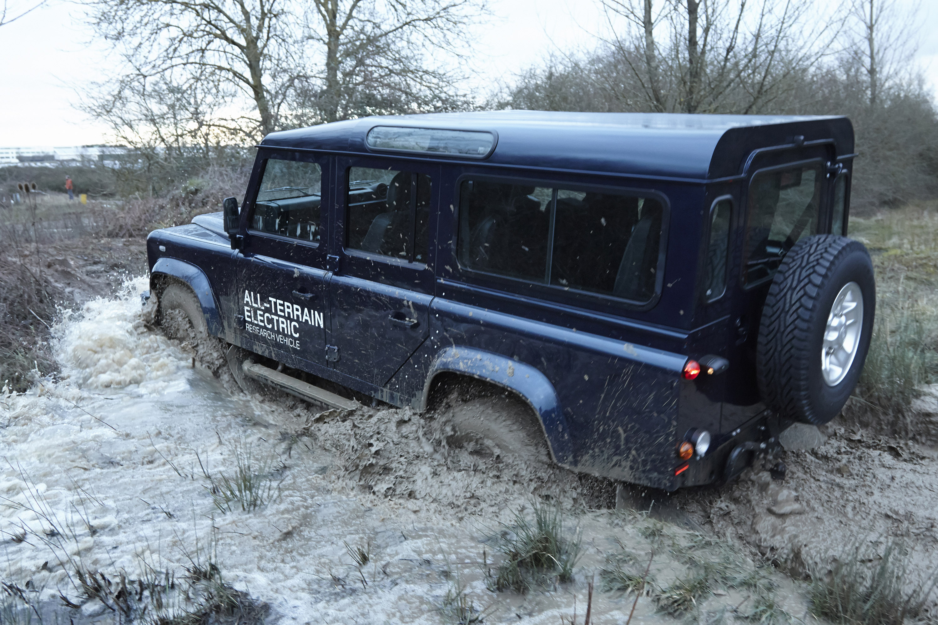 Land Rover Defender Electric Concept photo #16