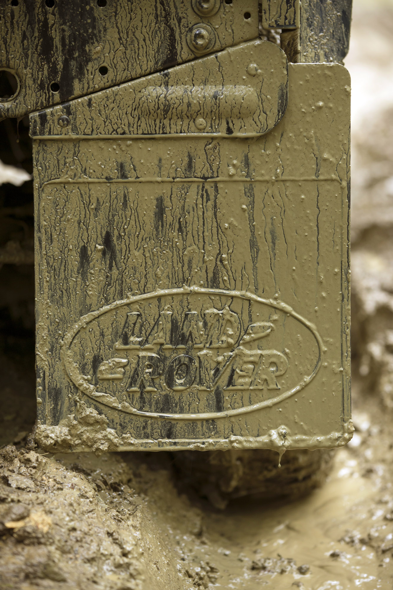 Land Rover Defender photo #20