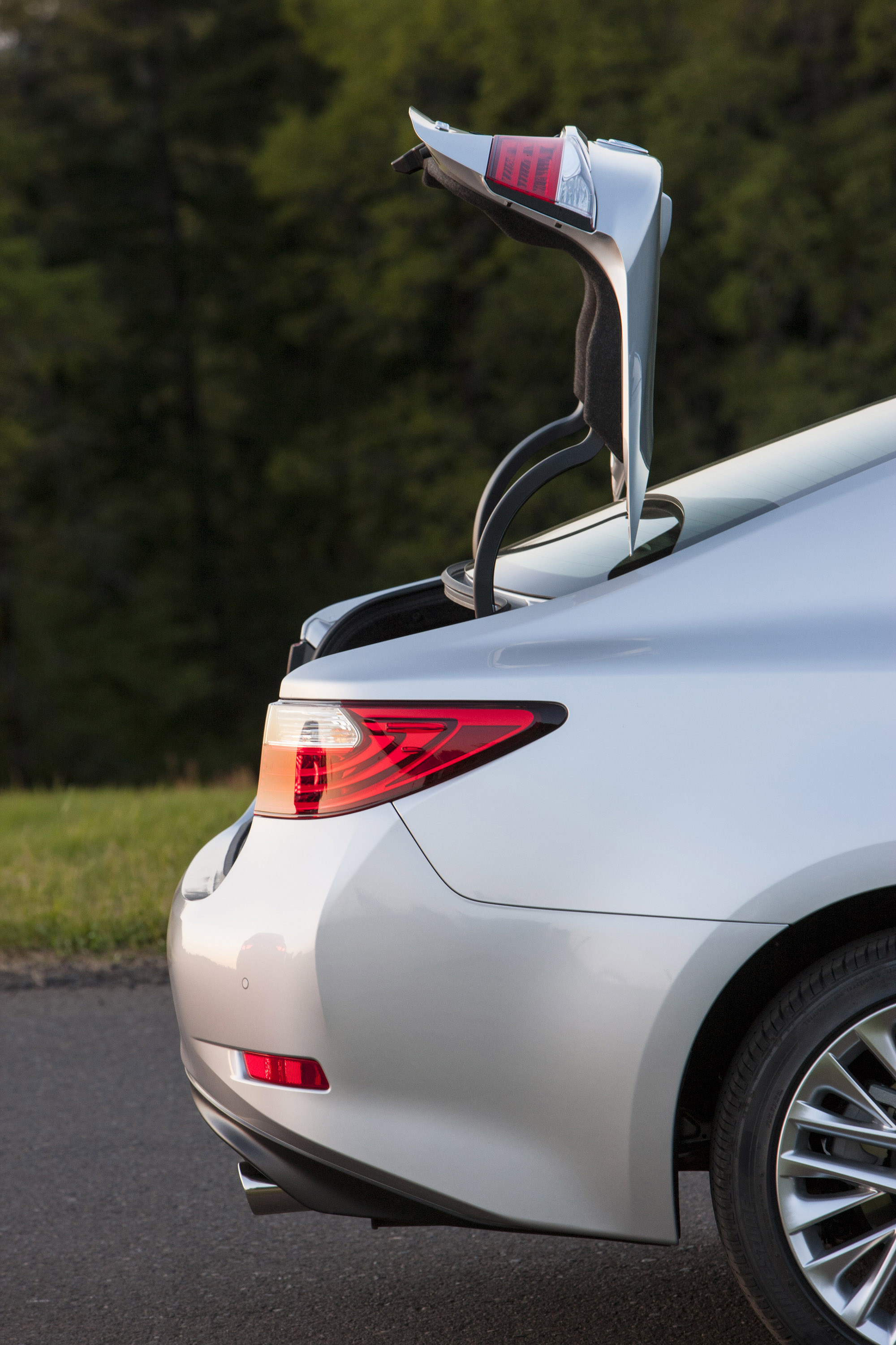 Lexus ES 350 photo #19
