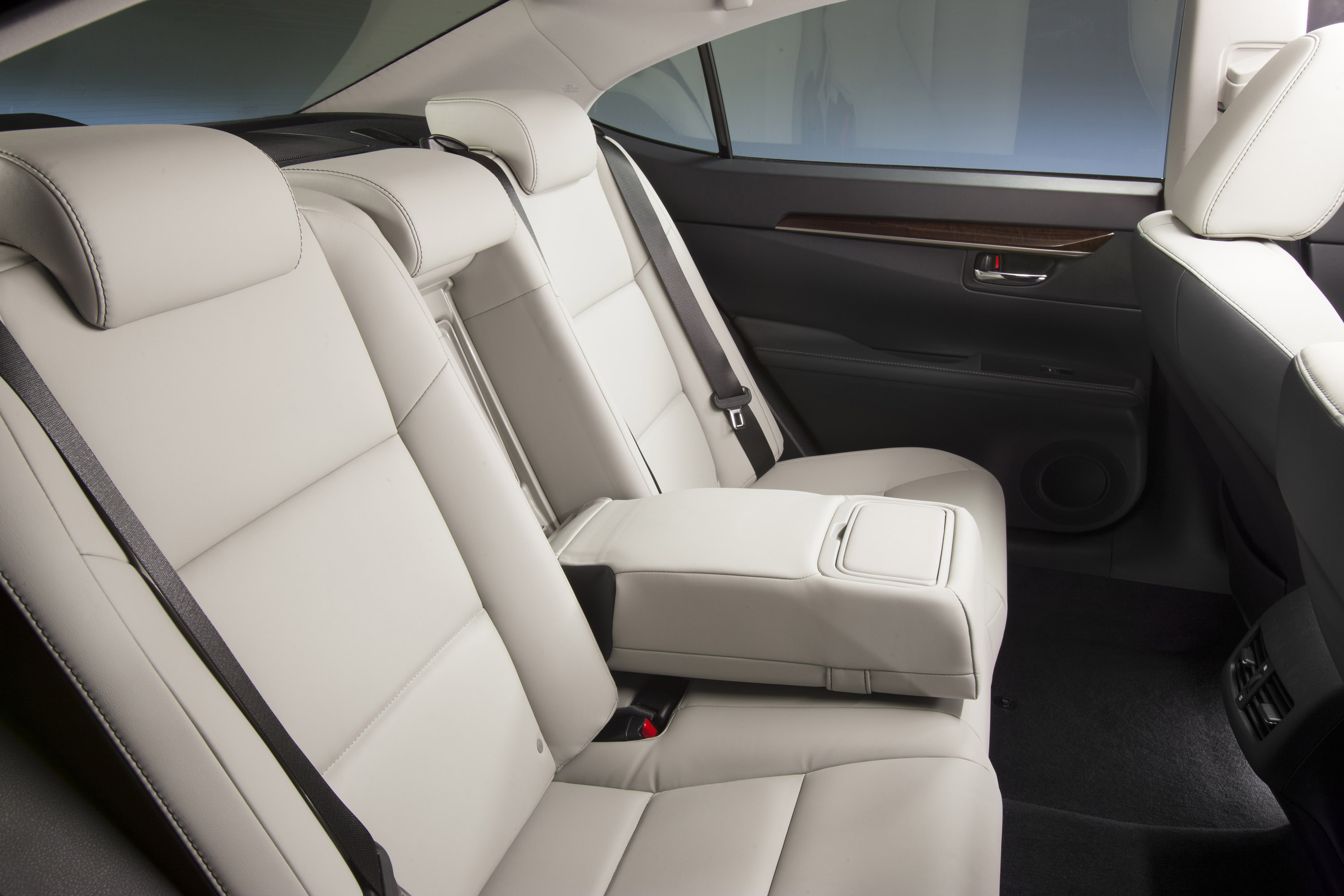 Lexus ES 350 photo #21
