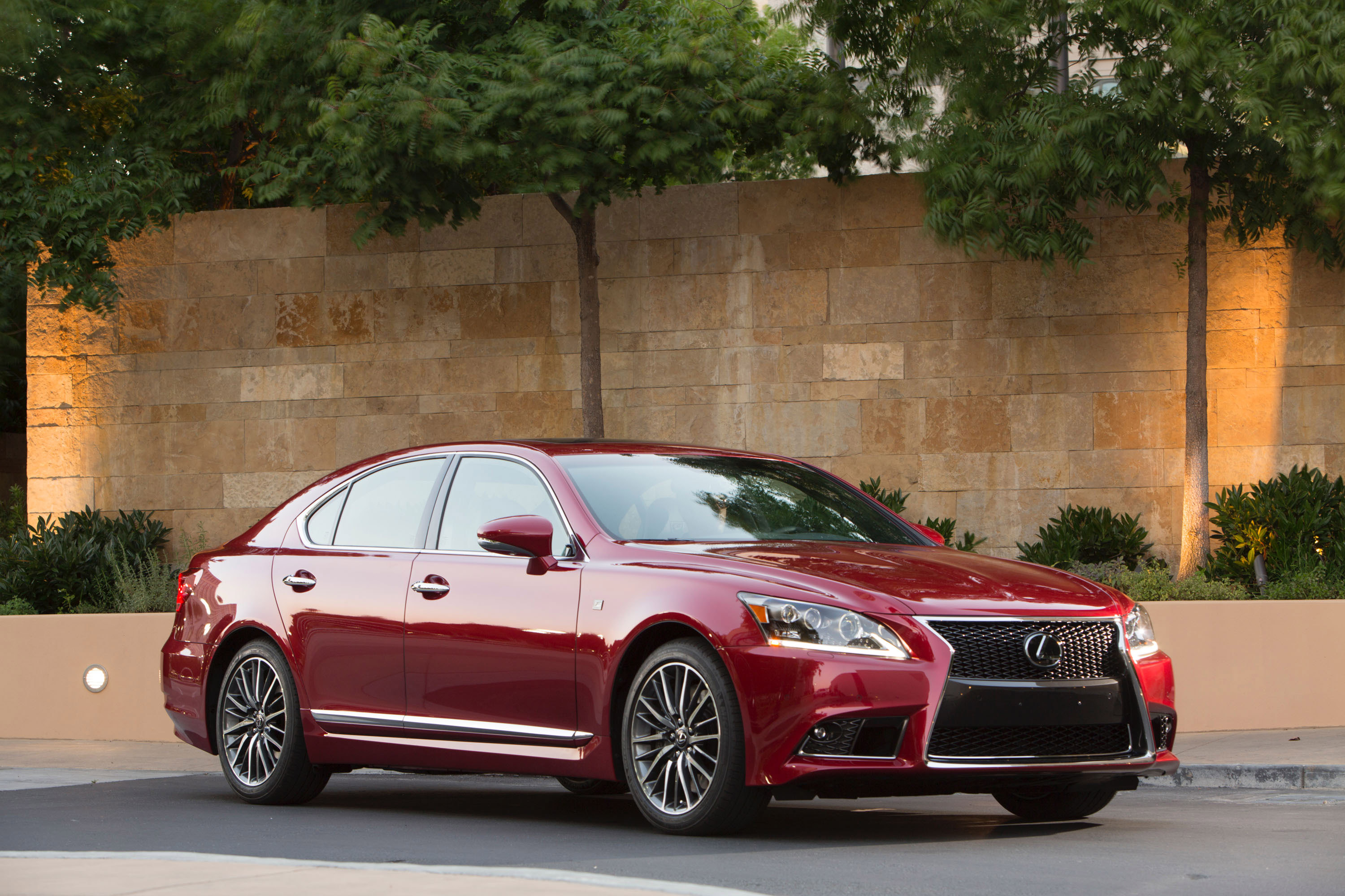 Lexus LS 460 F Sport photo #4