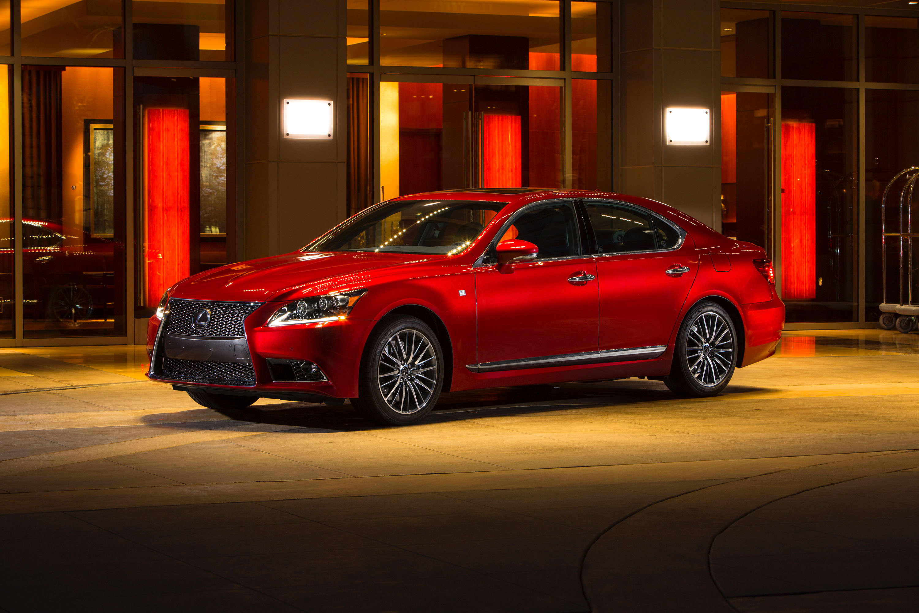 Lexus LS 460 F Sport photo #6