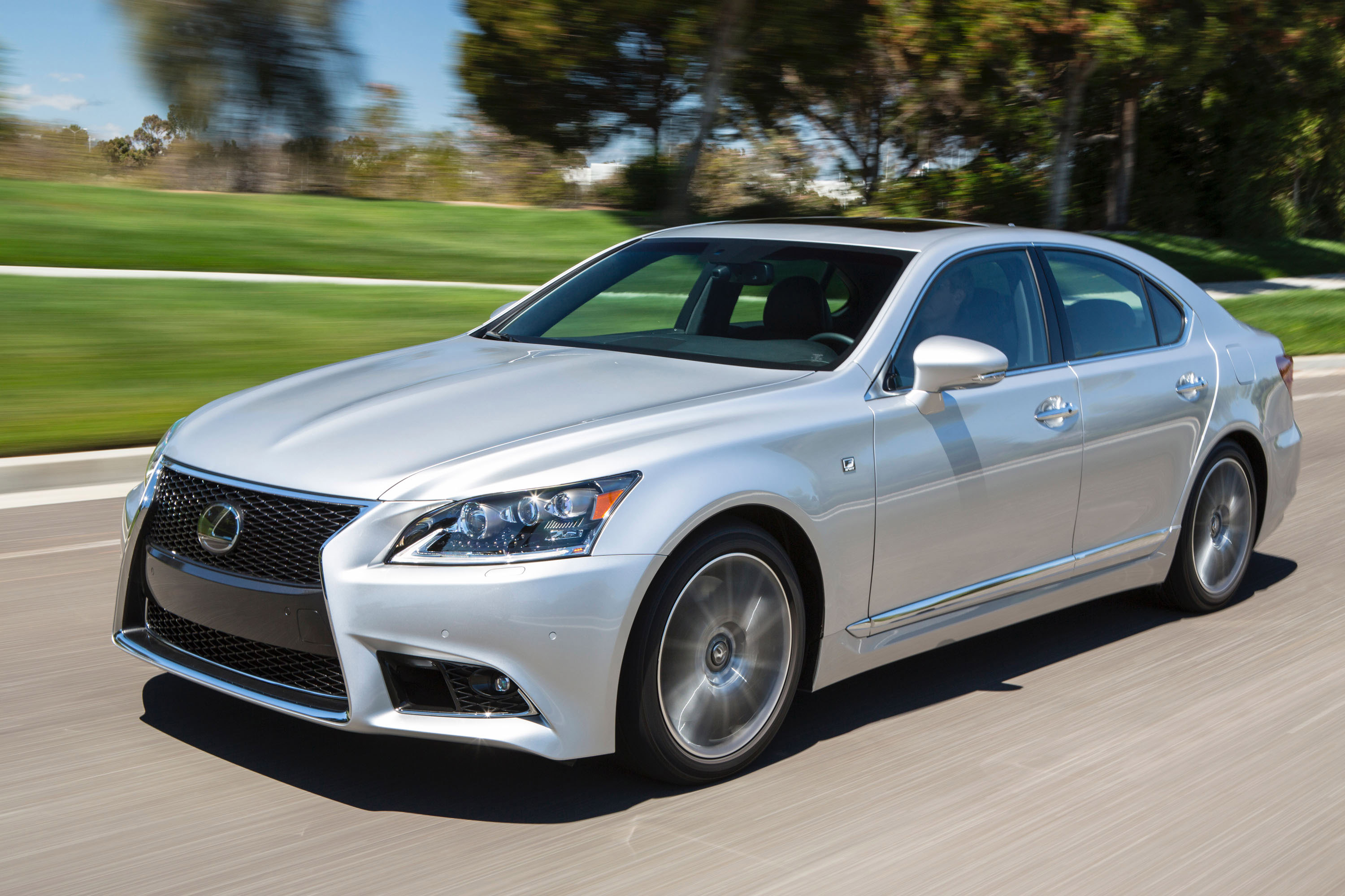 Lexus LS 460 F Sport photo #8