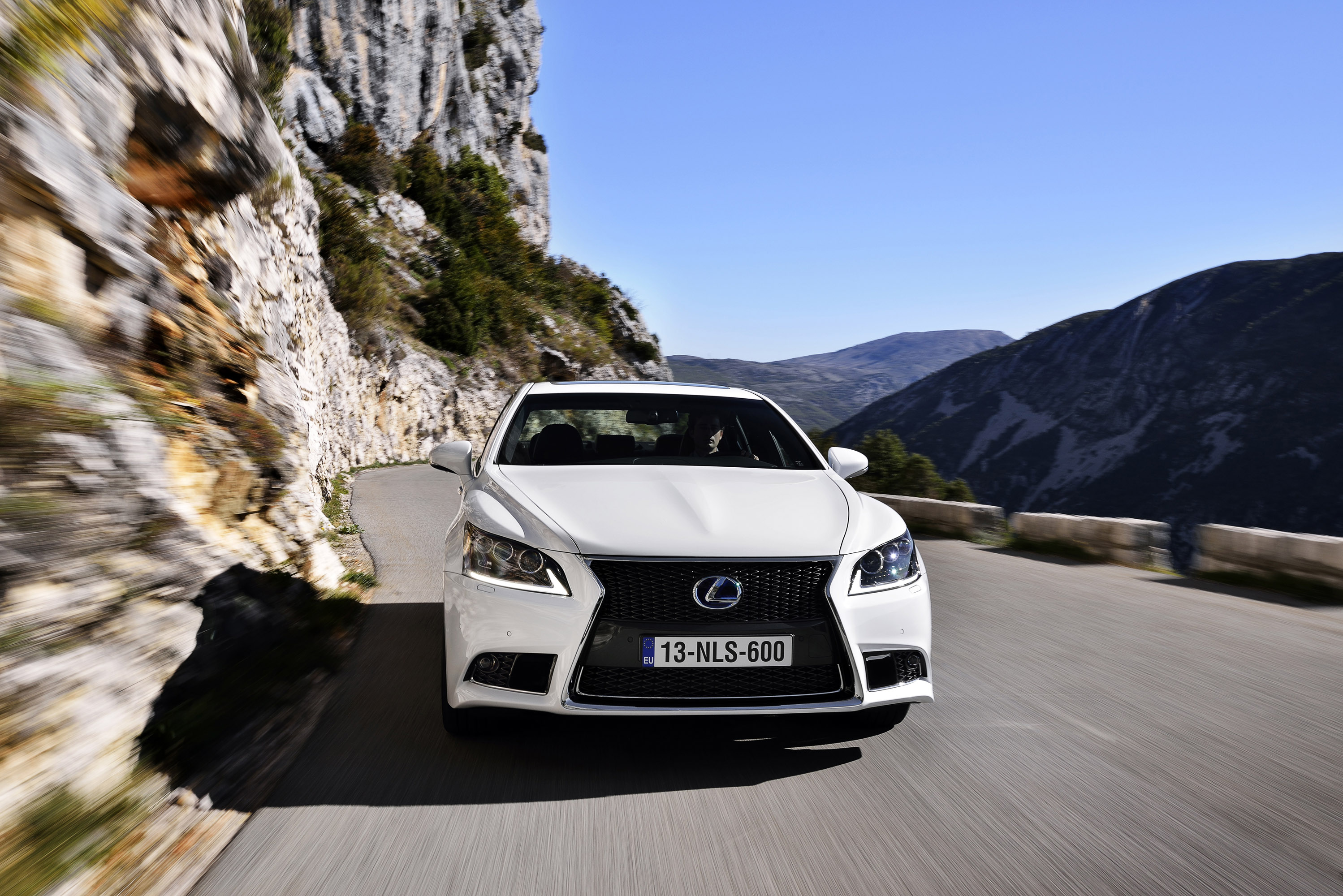 Lexus LS EU-Version photo #18