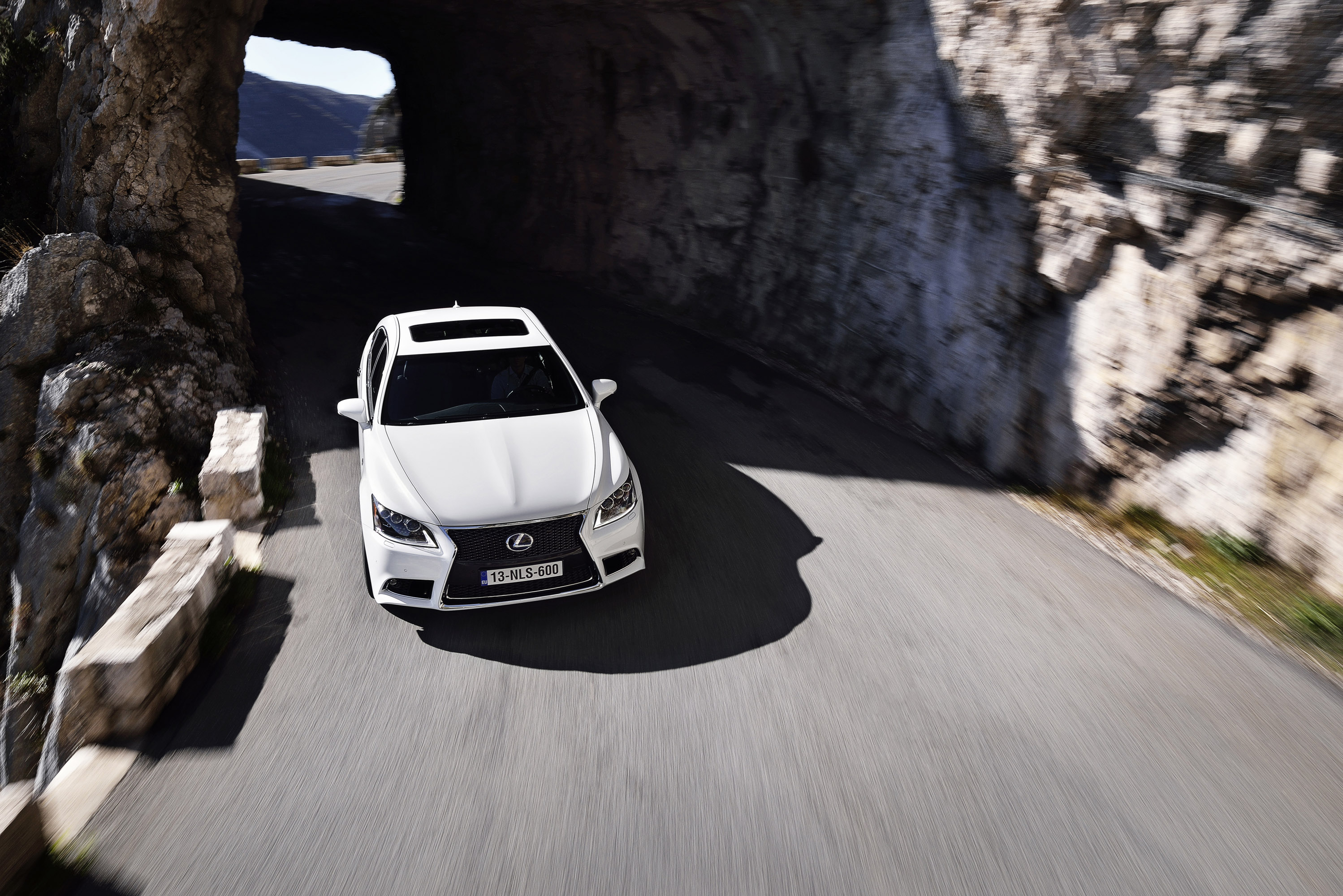 Lexus LS EU-Version photo #20