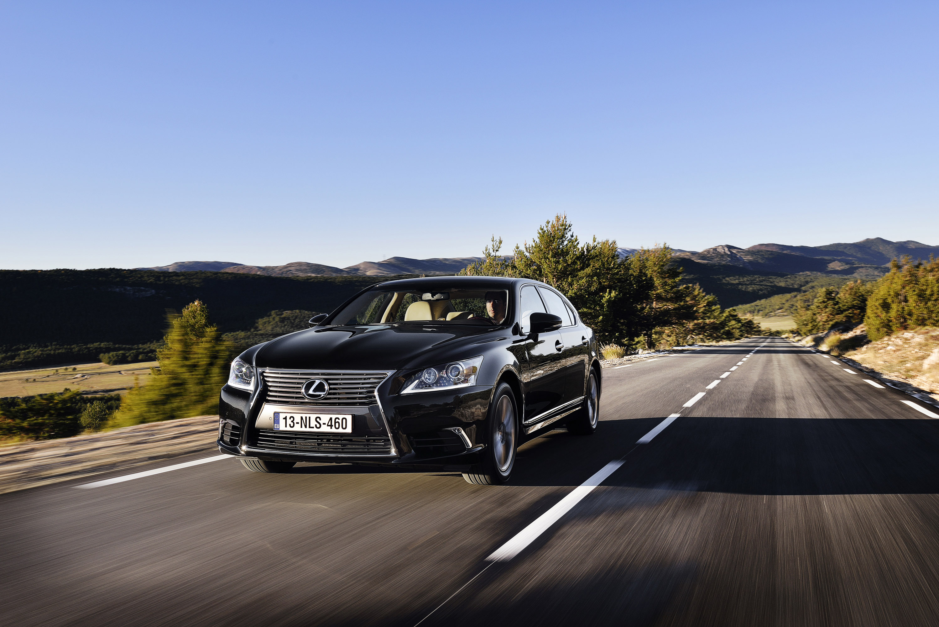 Lexus LS EU-Version photo #23