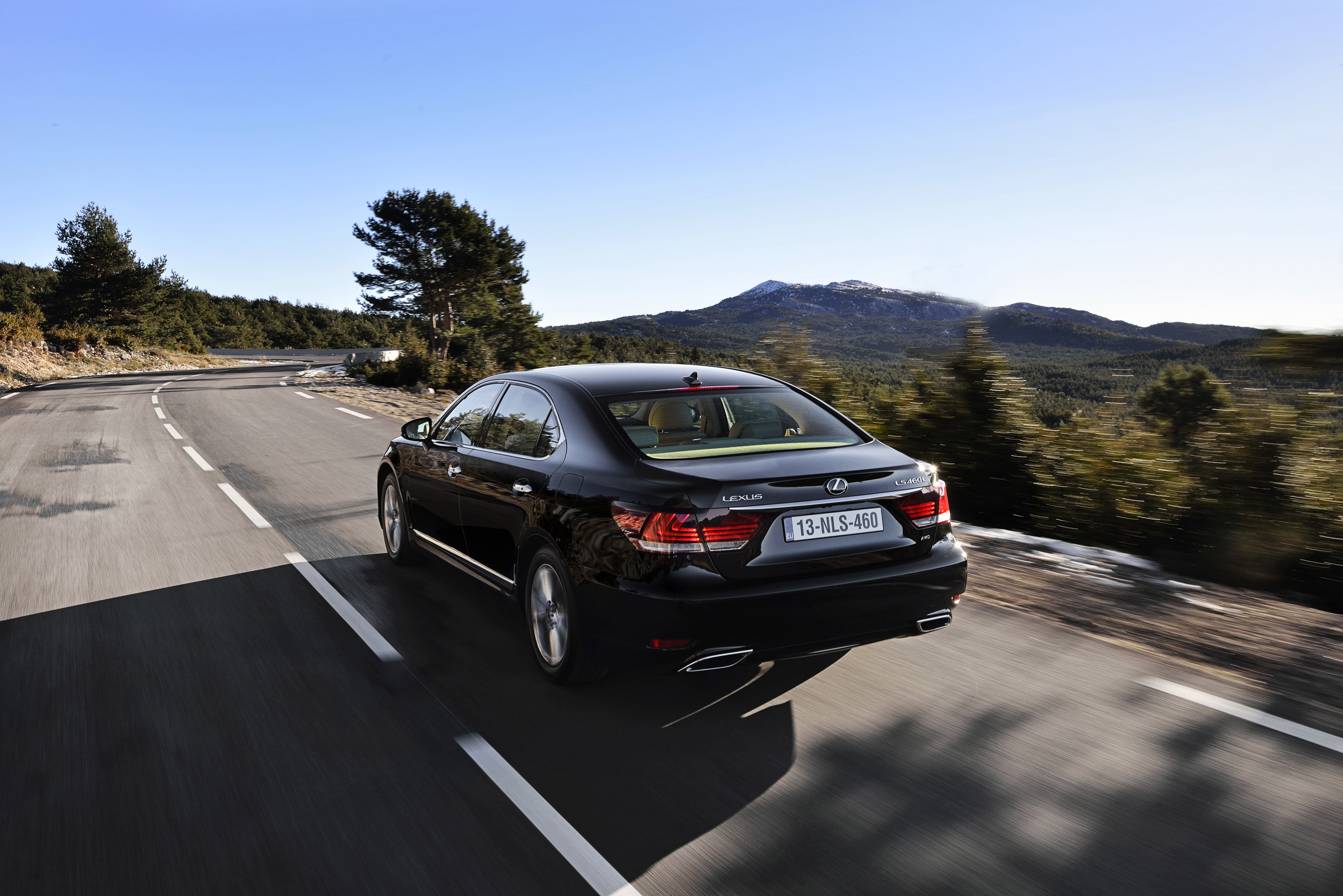 Lexus LS EU-Version photo #57
