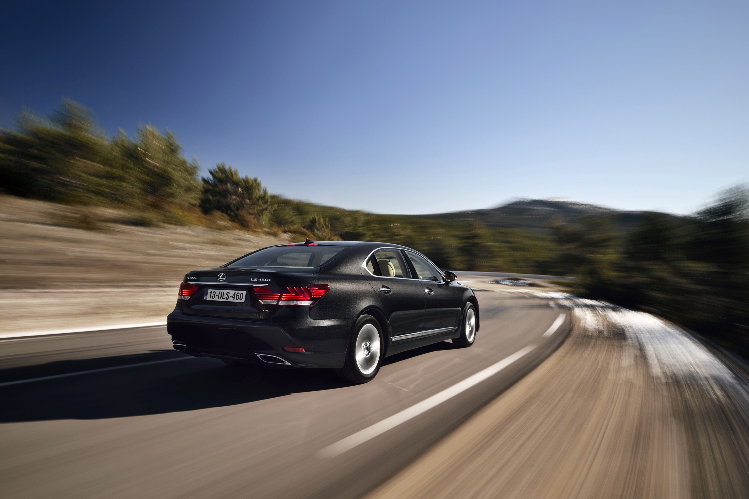 Lexus LS EU-Version photo #58