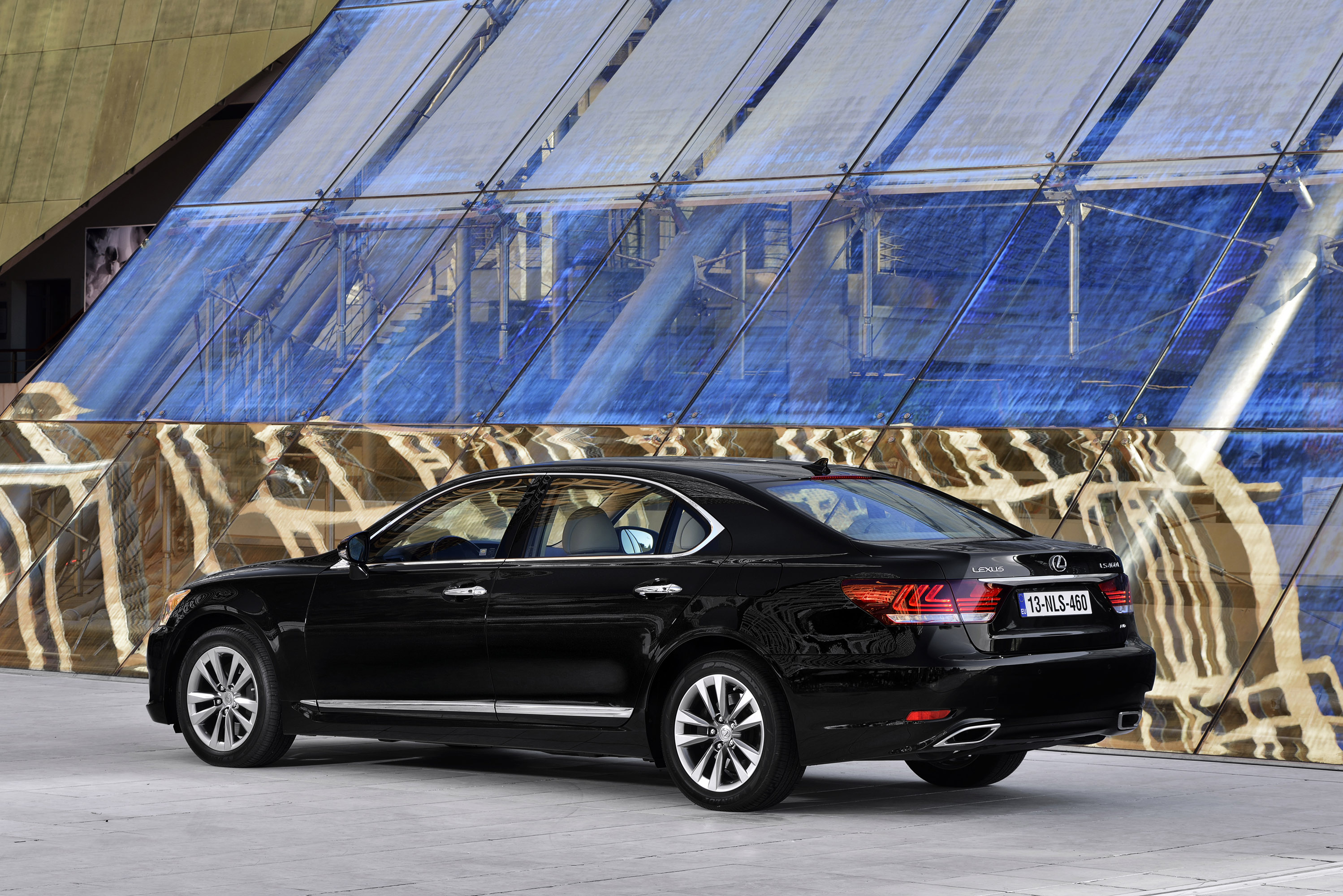 Lexus LS EU-Version photo #59