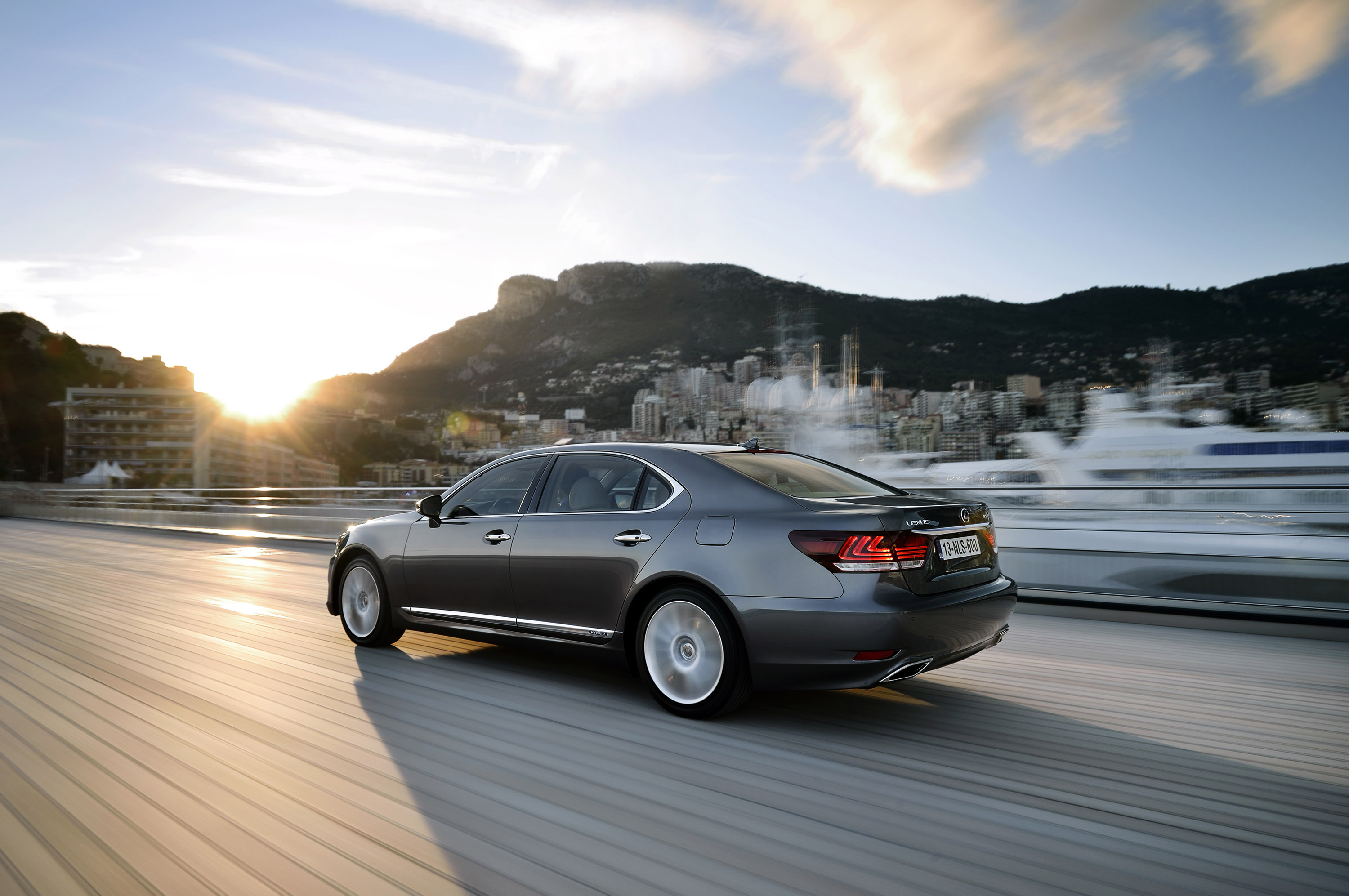 Lexus LS EU-Version photo #66