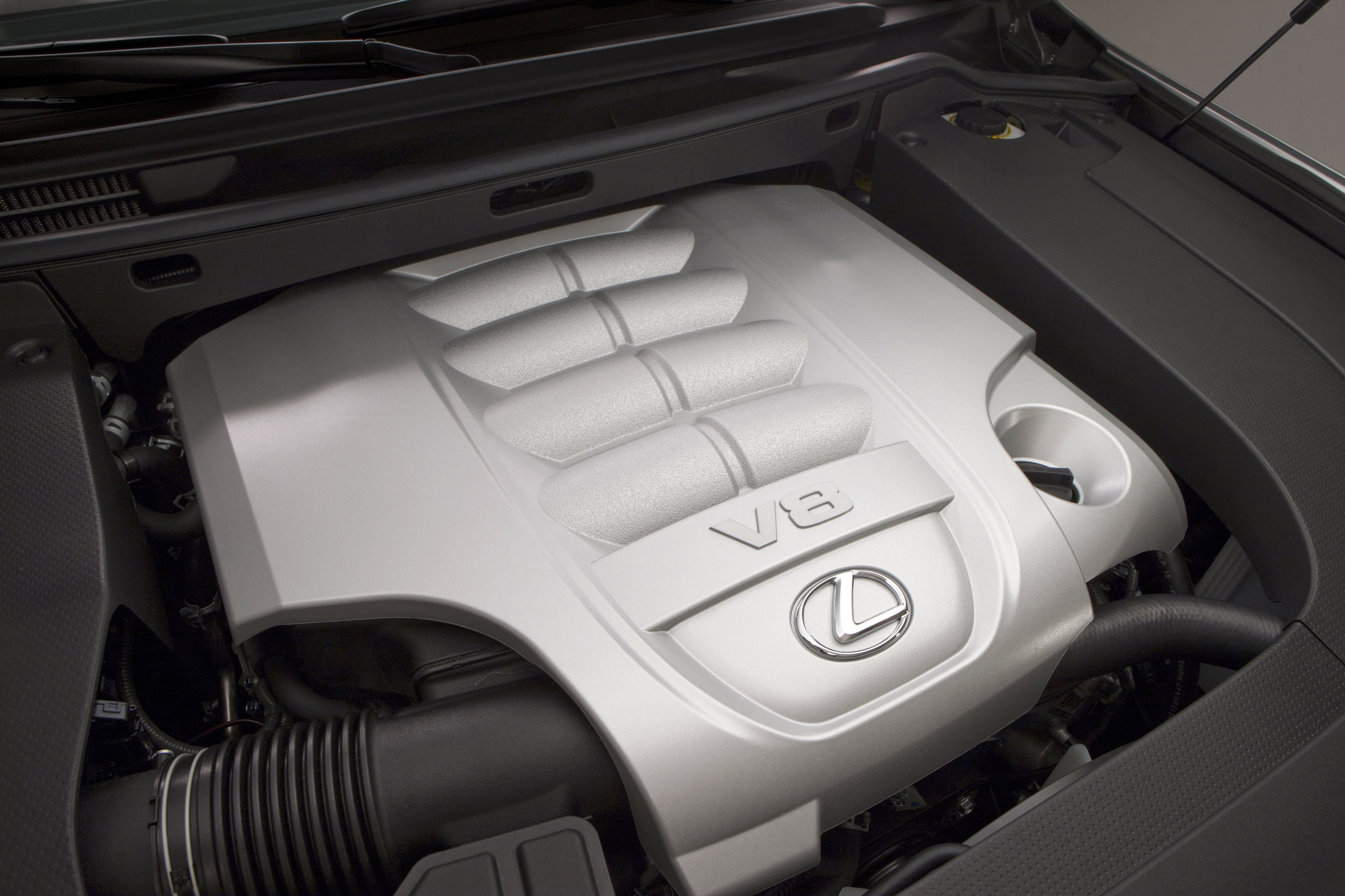 Lexus LX 570 photo #25