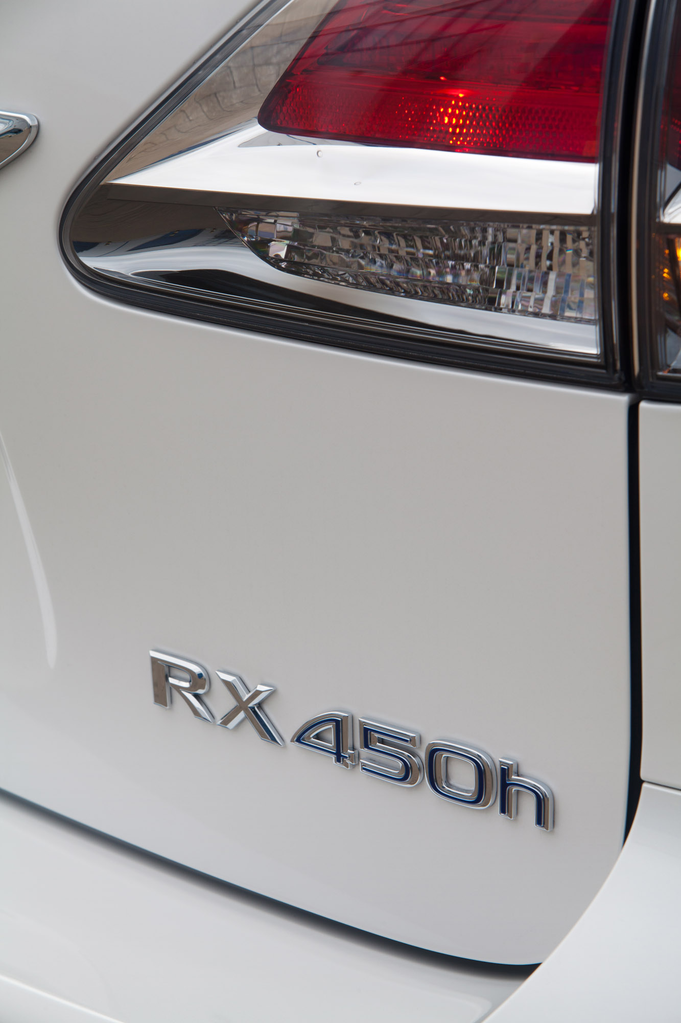 Lexus RX 450h F Sport photo #22