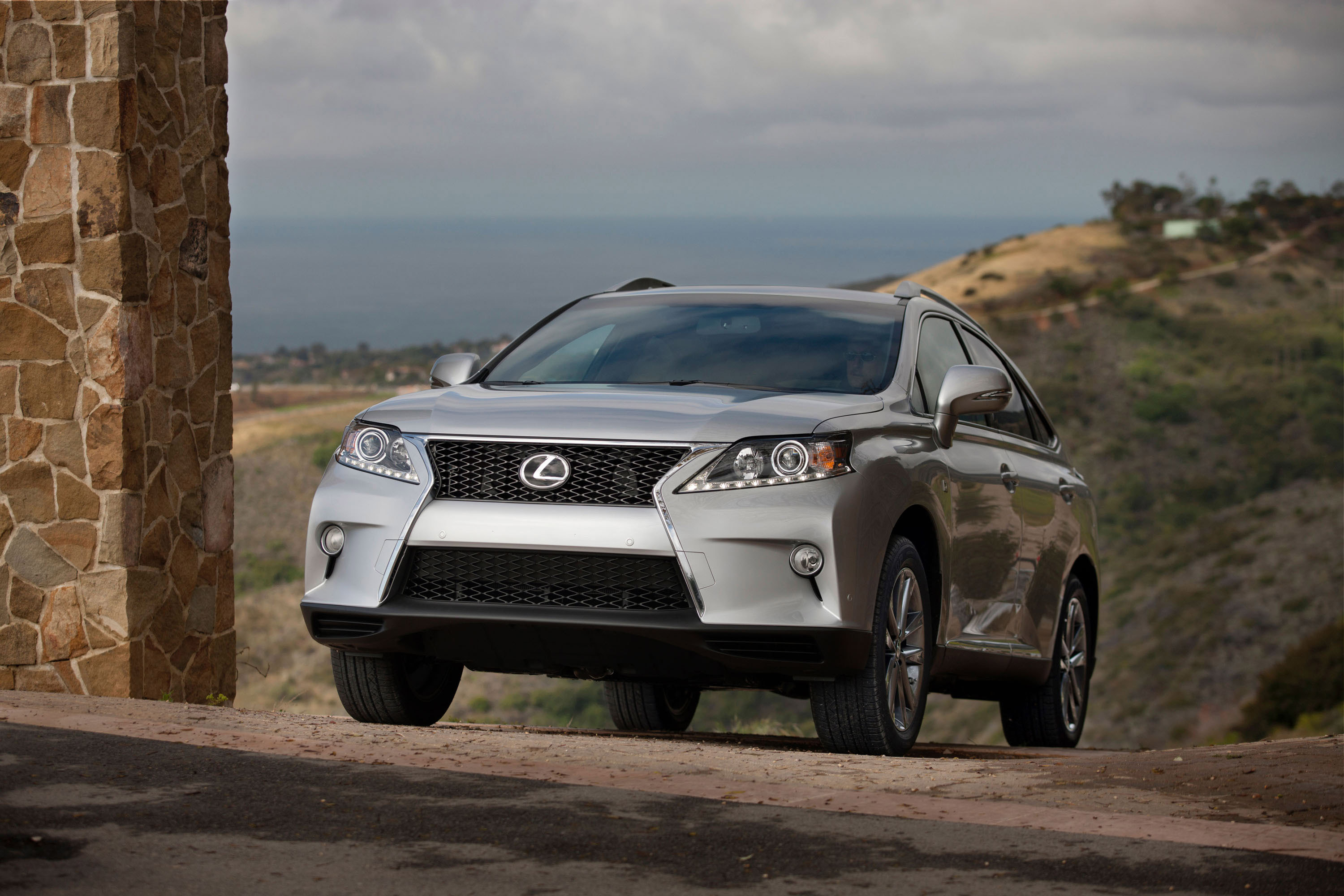 Lexus RX photo #2