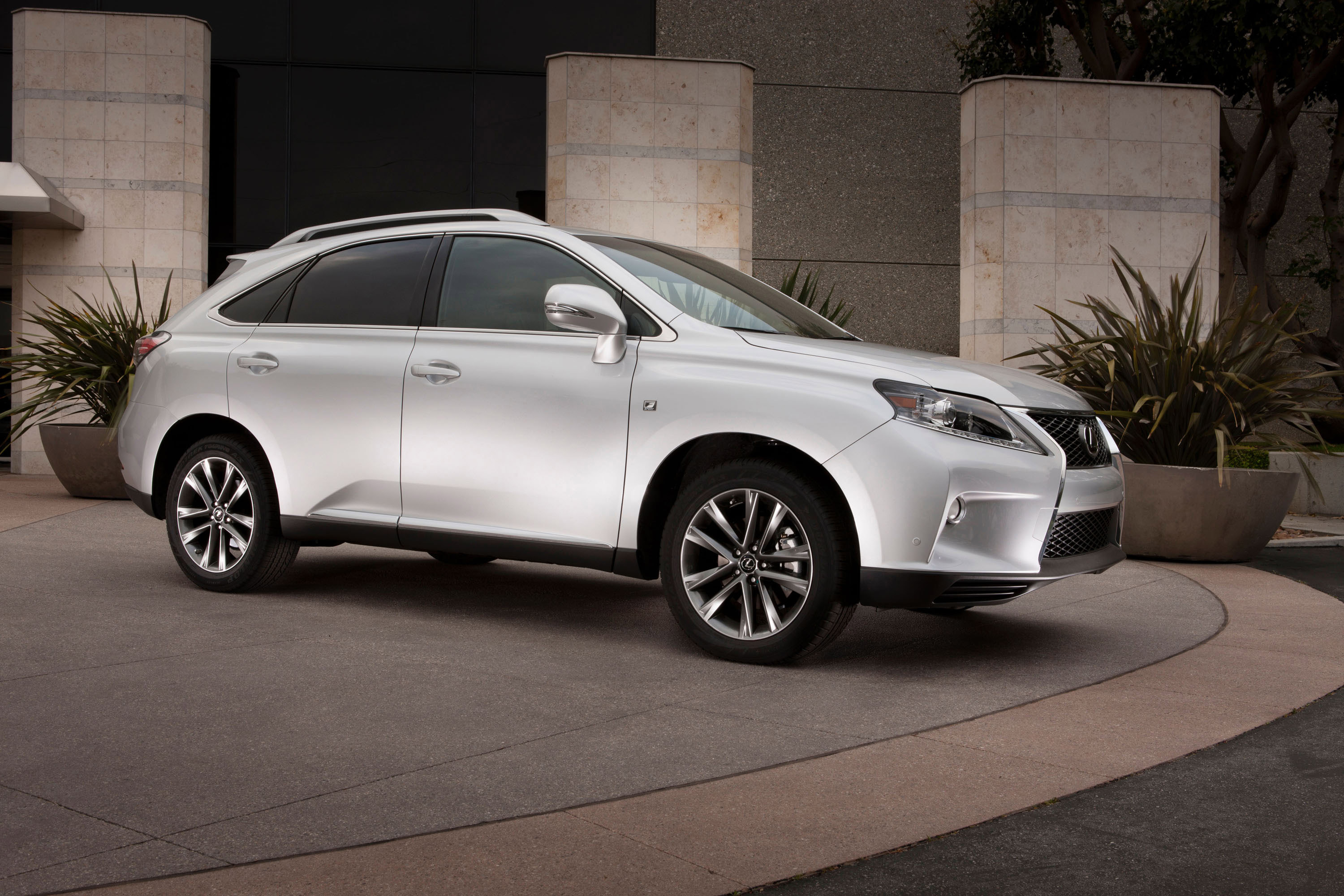 Lexus RX photo #21