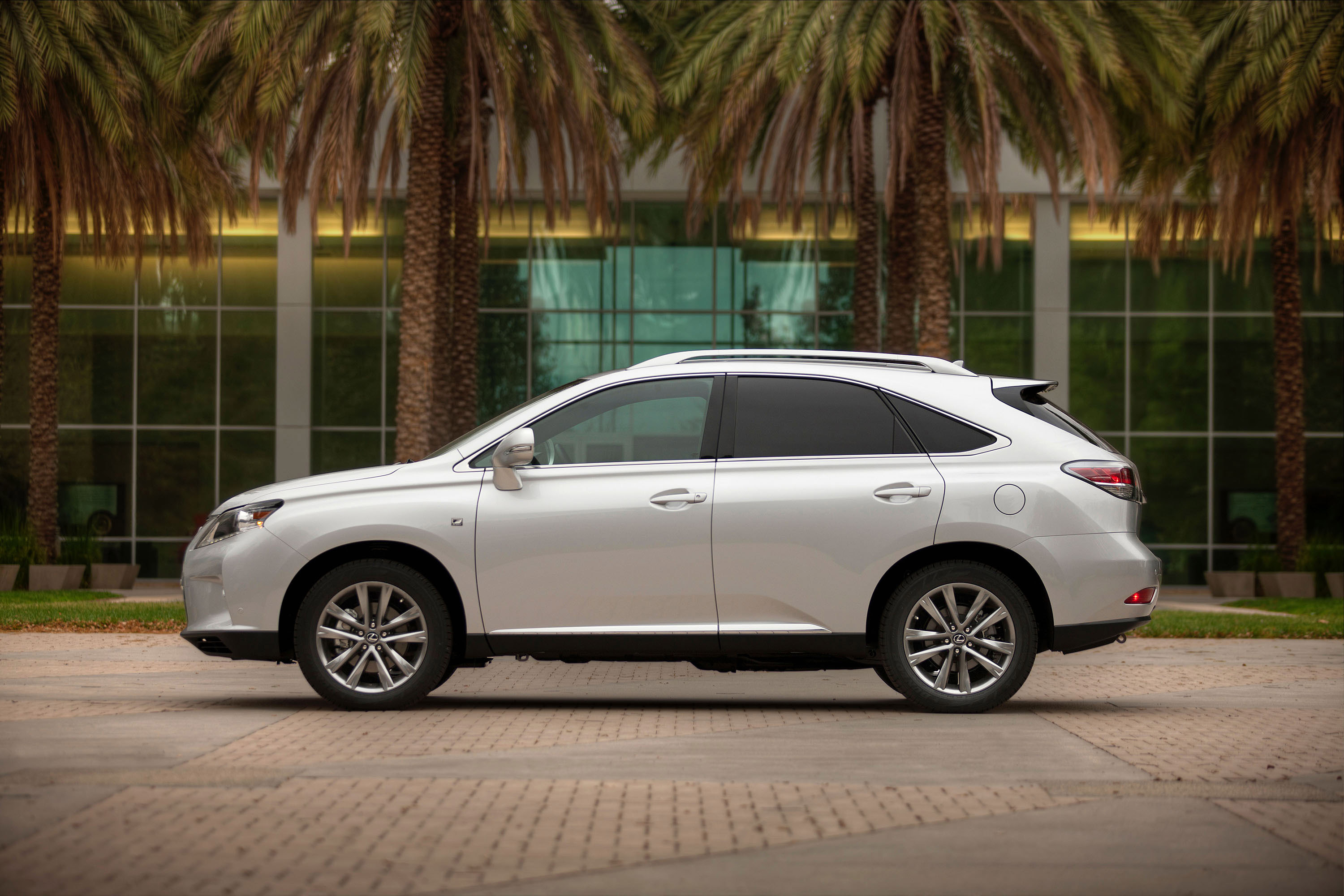 Lexus RX photo #23