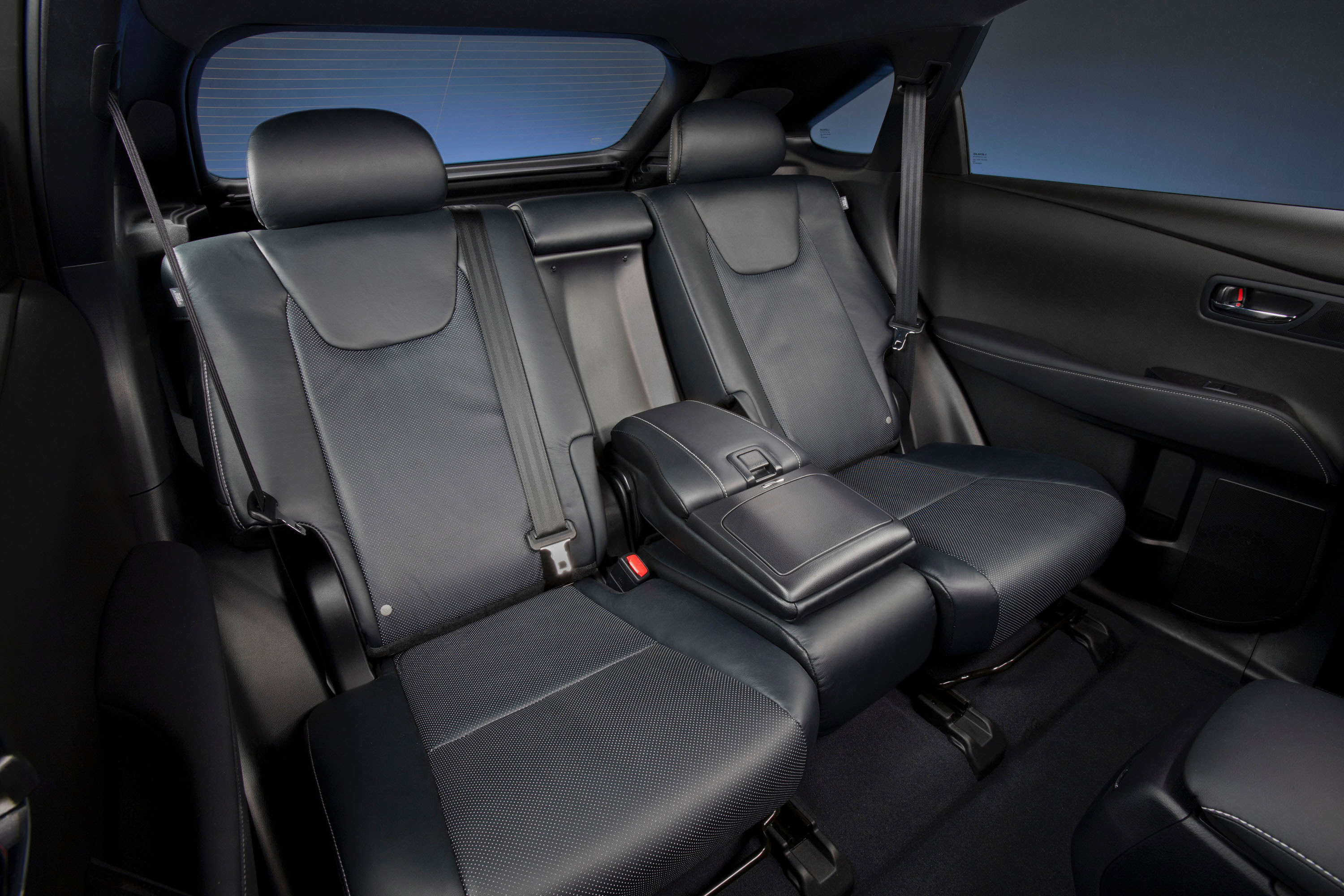 Lexus RX photo #32