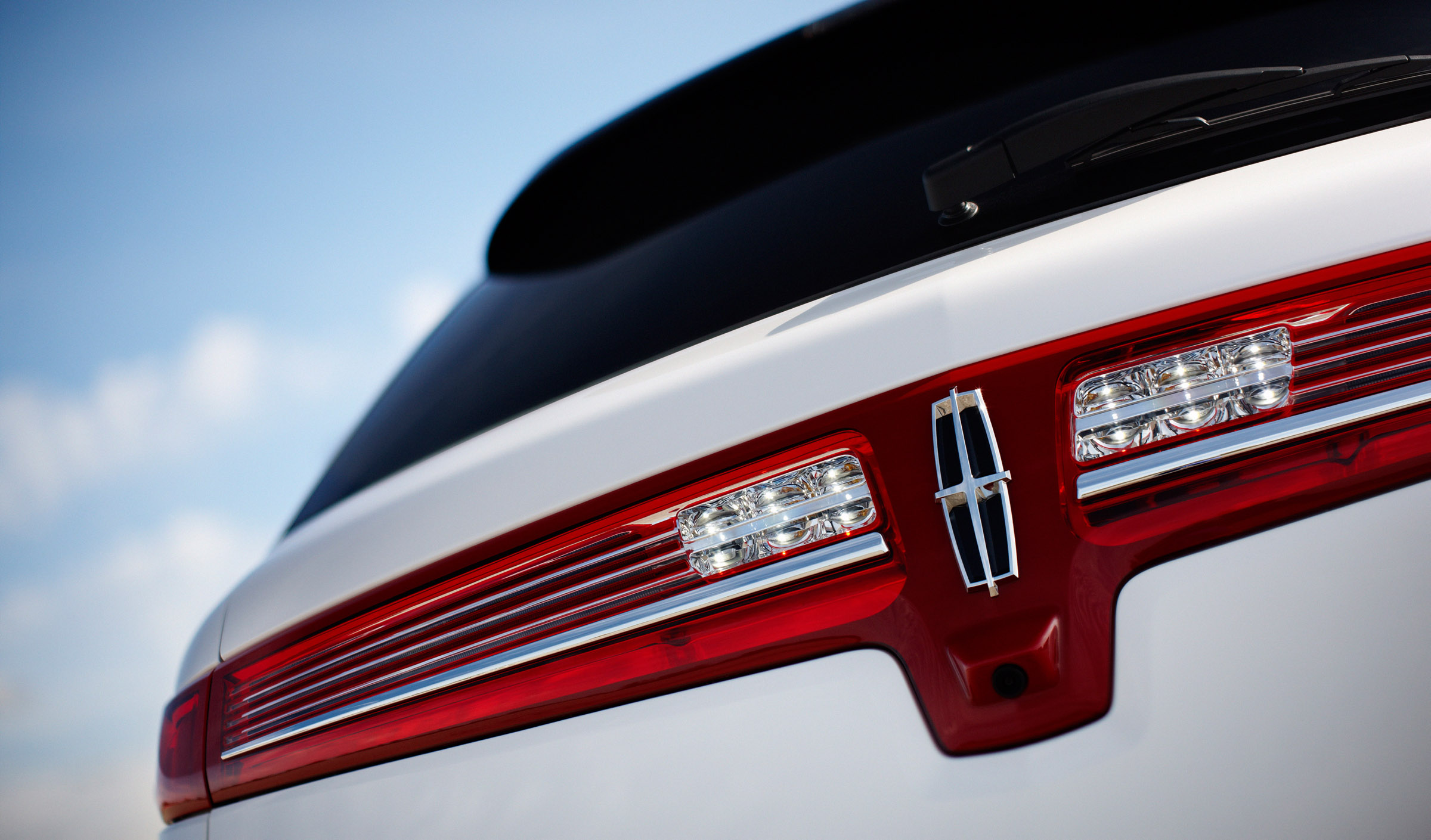 Lincoln MKT photo #15