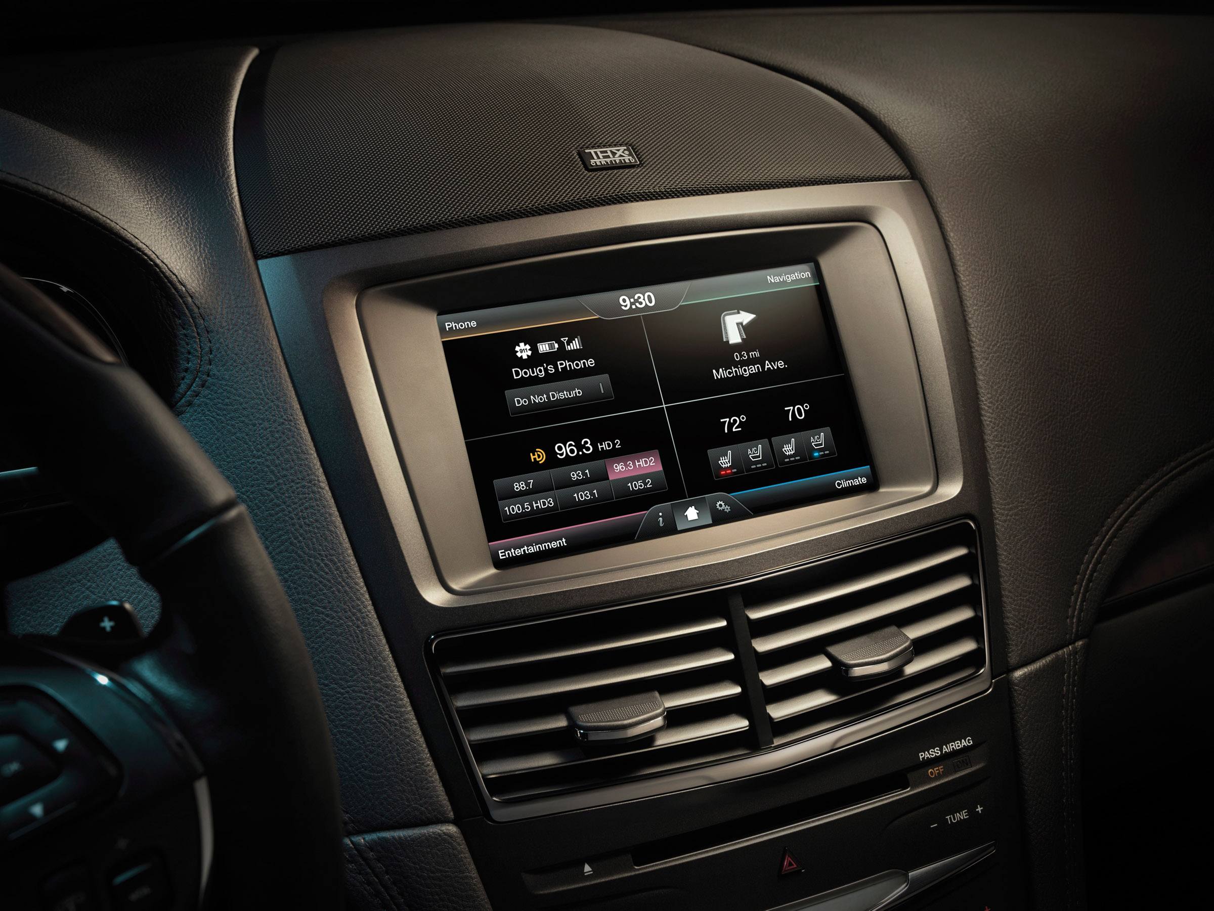 Lincoln MKT photo #18