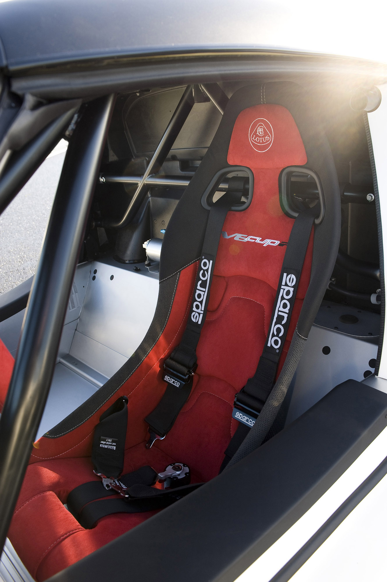 Lotus Exige V6 Cup R photo #22