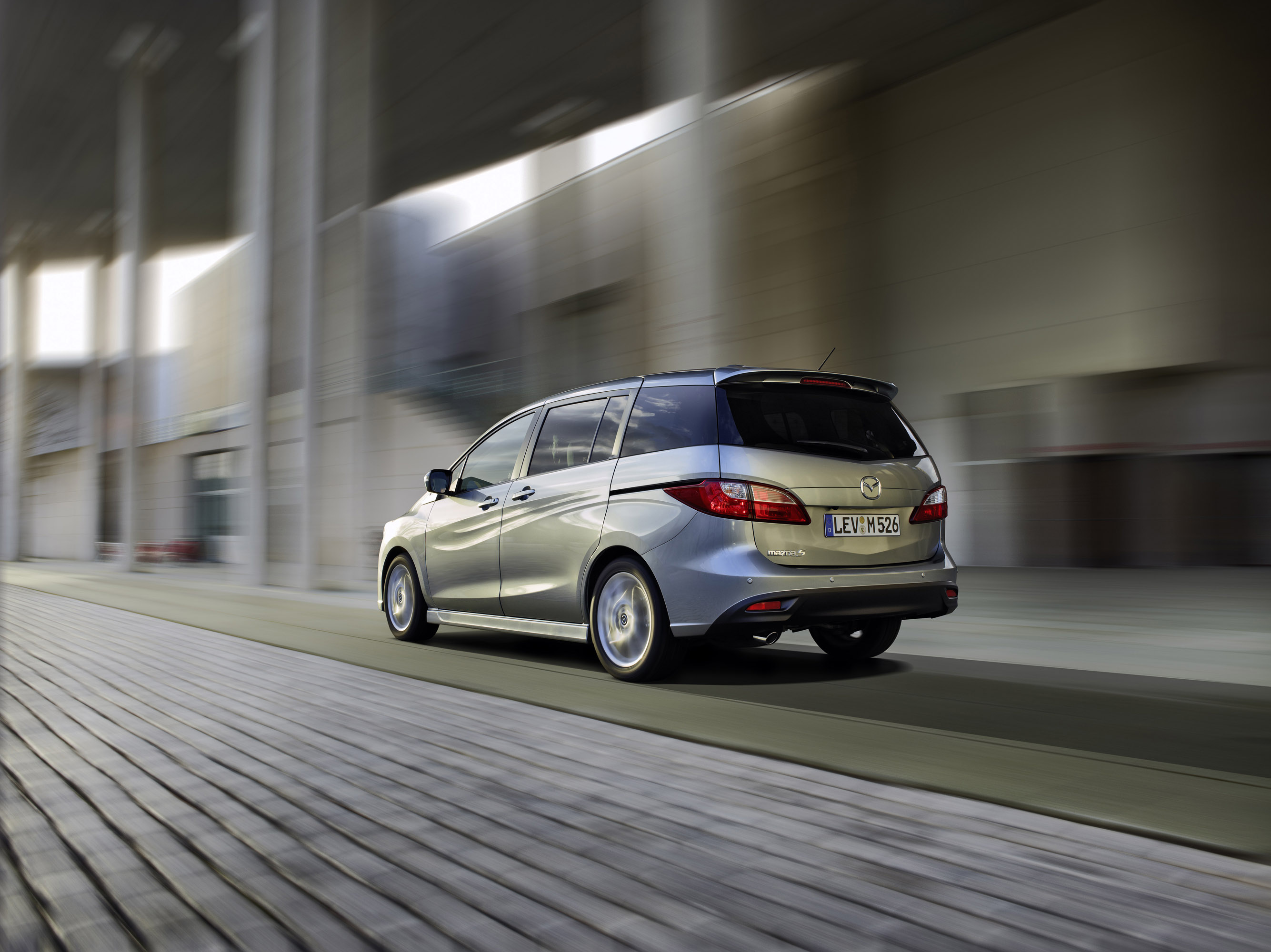 Mazda 5 photo #19